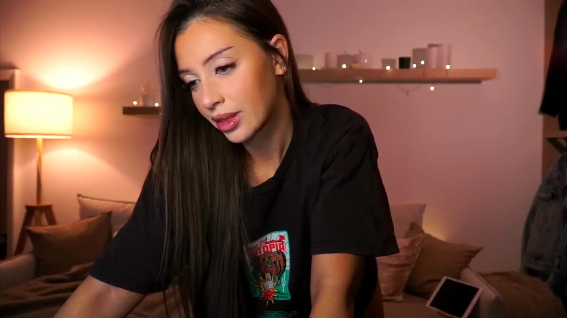Gallery image thumbnail from Its_Ana's myfreecams stream on, 01/21/2025, 21:36 image 16 of 20