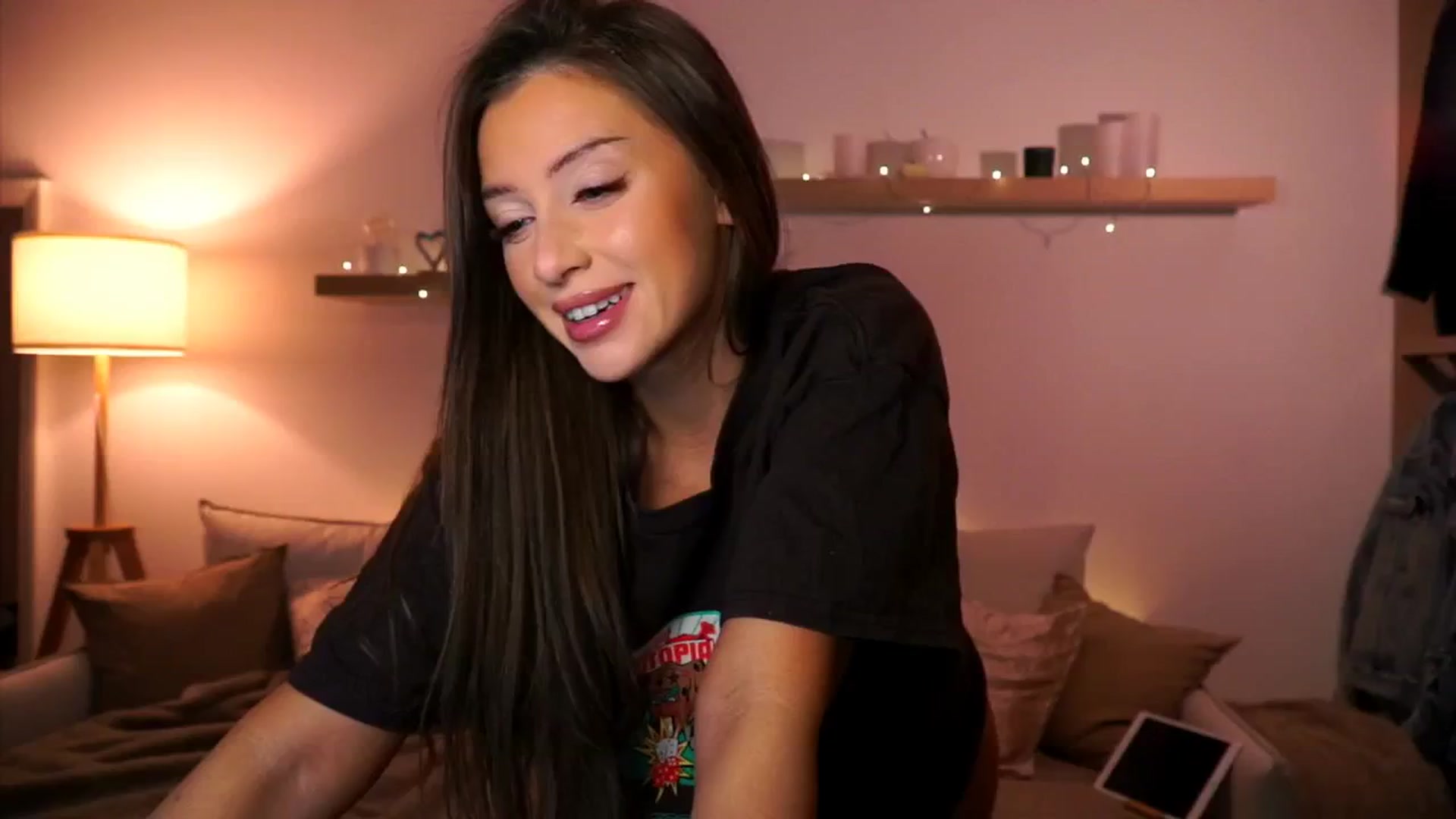 Gallery image thumbnail from Its_Ana's myfreecams stream on, 01/21/2025, 23:27 image 1 of 20