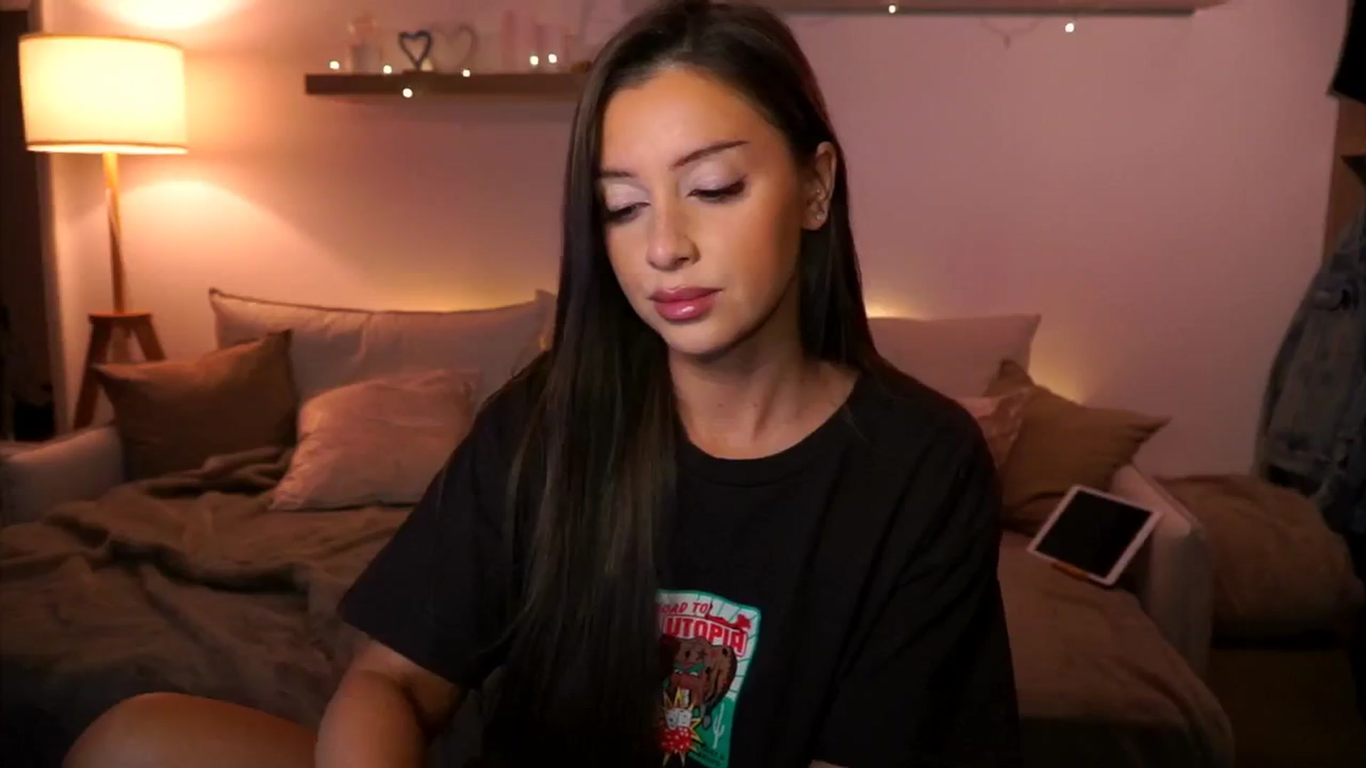 Gallery image thumbnail from Its_Ana's myfreecams stream on, 01/21/2025, 23:27 image 17 of 20