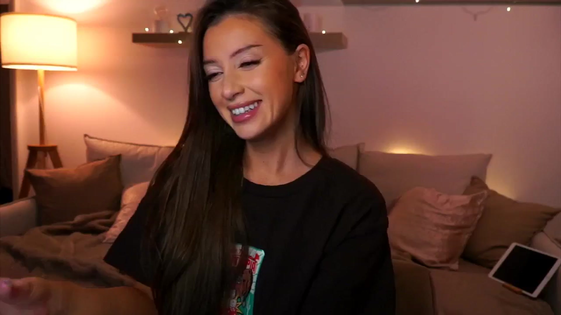 Gallery image thumbnail from Its_Ana's myfreecams stream on, 01/21/2025, 23:58 image 15 of 20