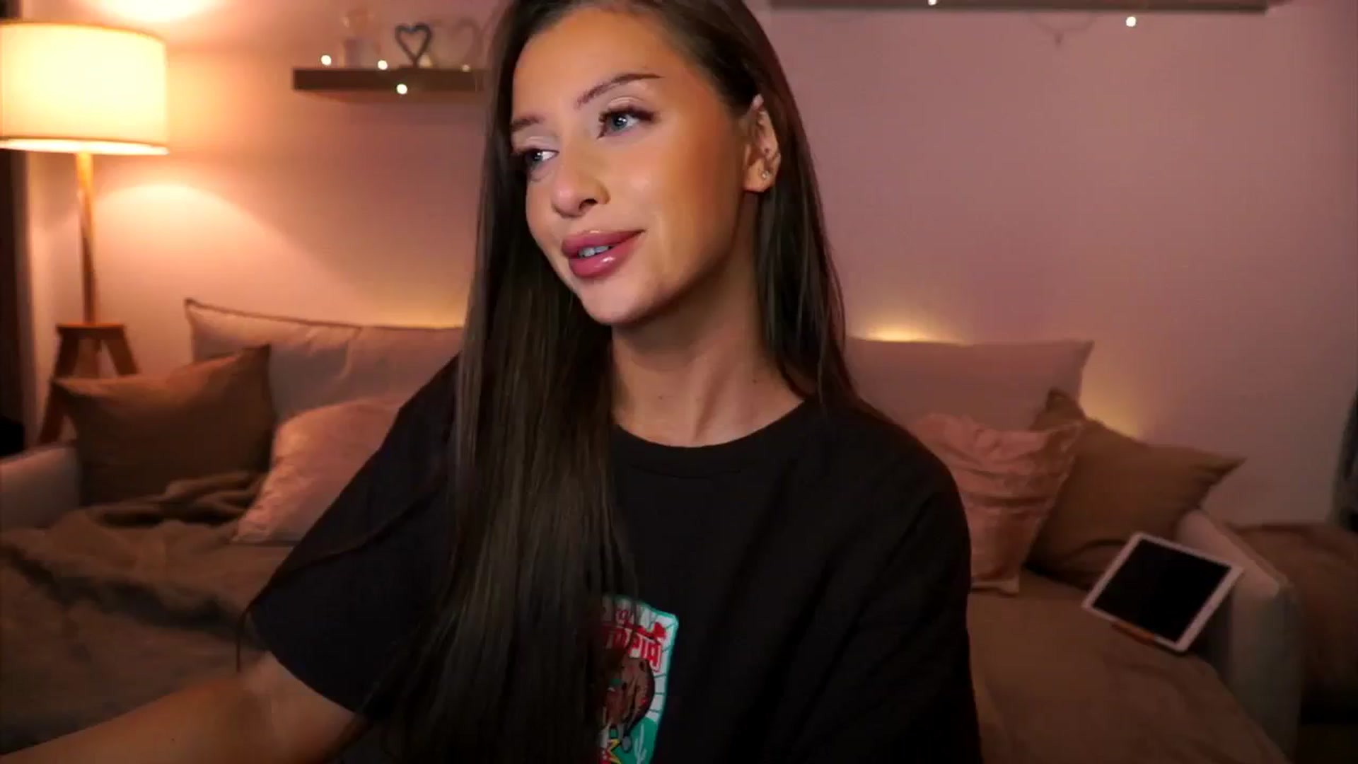 Gallery image thumbnail from Its_Ana's myfreecams stream on, 01/21/2025, 23:58 image 20 of 20
