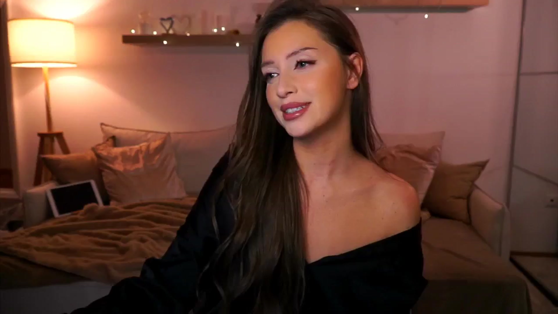 Gallery image thumbnail from Its_Ana's myfreecams stream on, 01/29/2025, 22:02 image 8 of 20