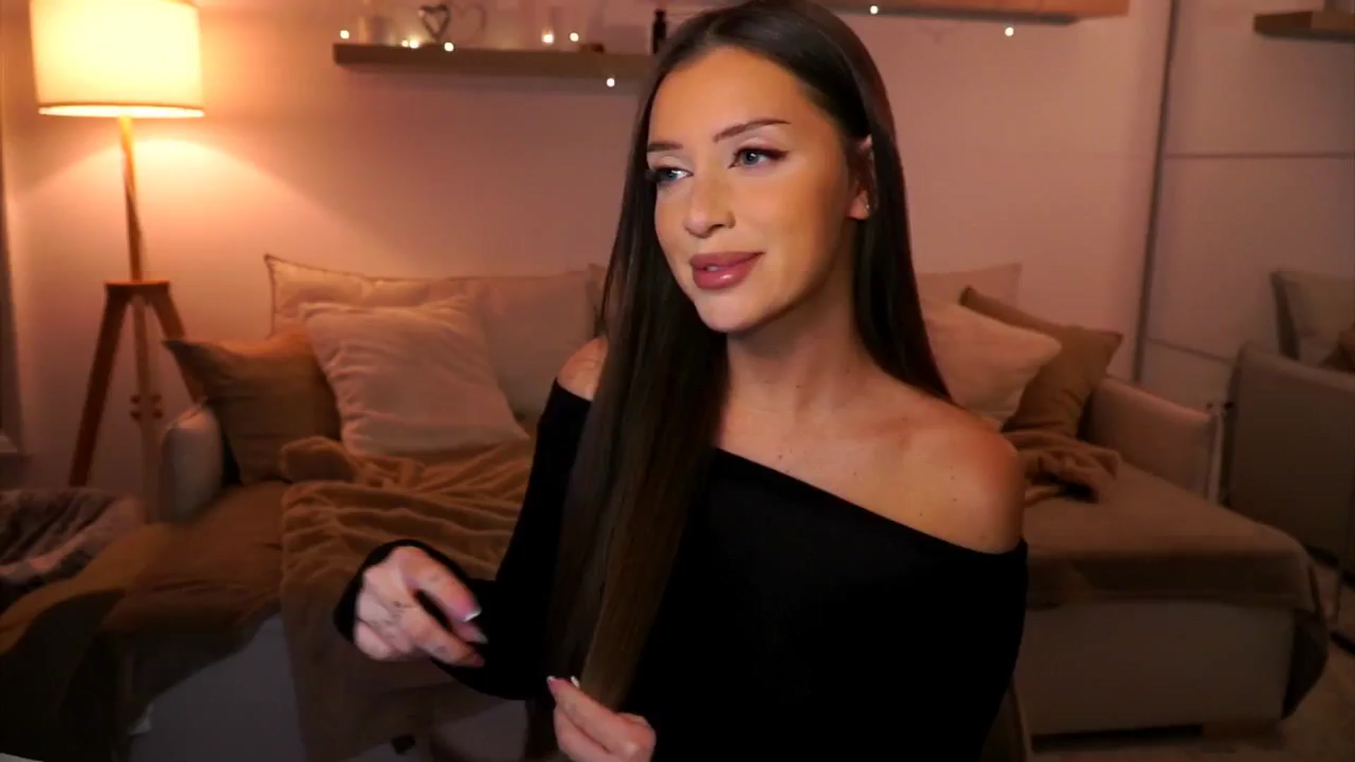 Gallery image thumbnail from Its_Ana's myfreecams stream on, 02/10/2025, 22:44 image 10 of 20