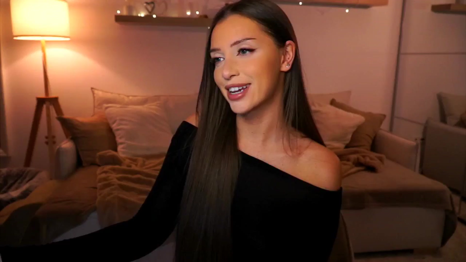 Gallery image thumbnail from Its_Ana's myfreecams stream on, 02/10/2025, 22:44 image 12 of 20