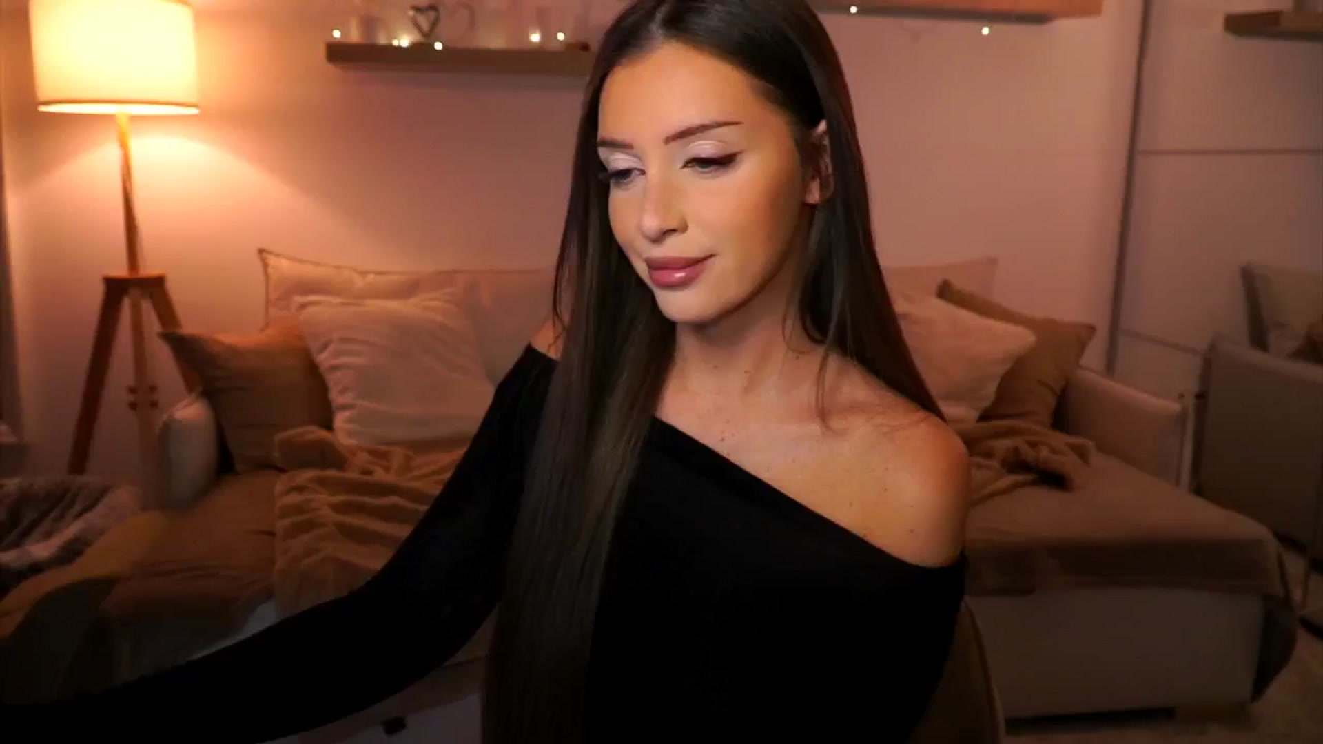 Gallery image thumbnail from Its_Ana's myfreecams stream on, 02/10/2025, 22:44 image 9 of 20