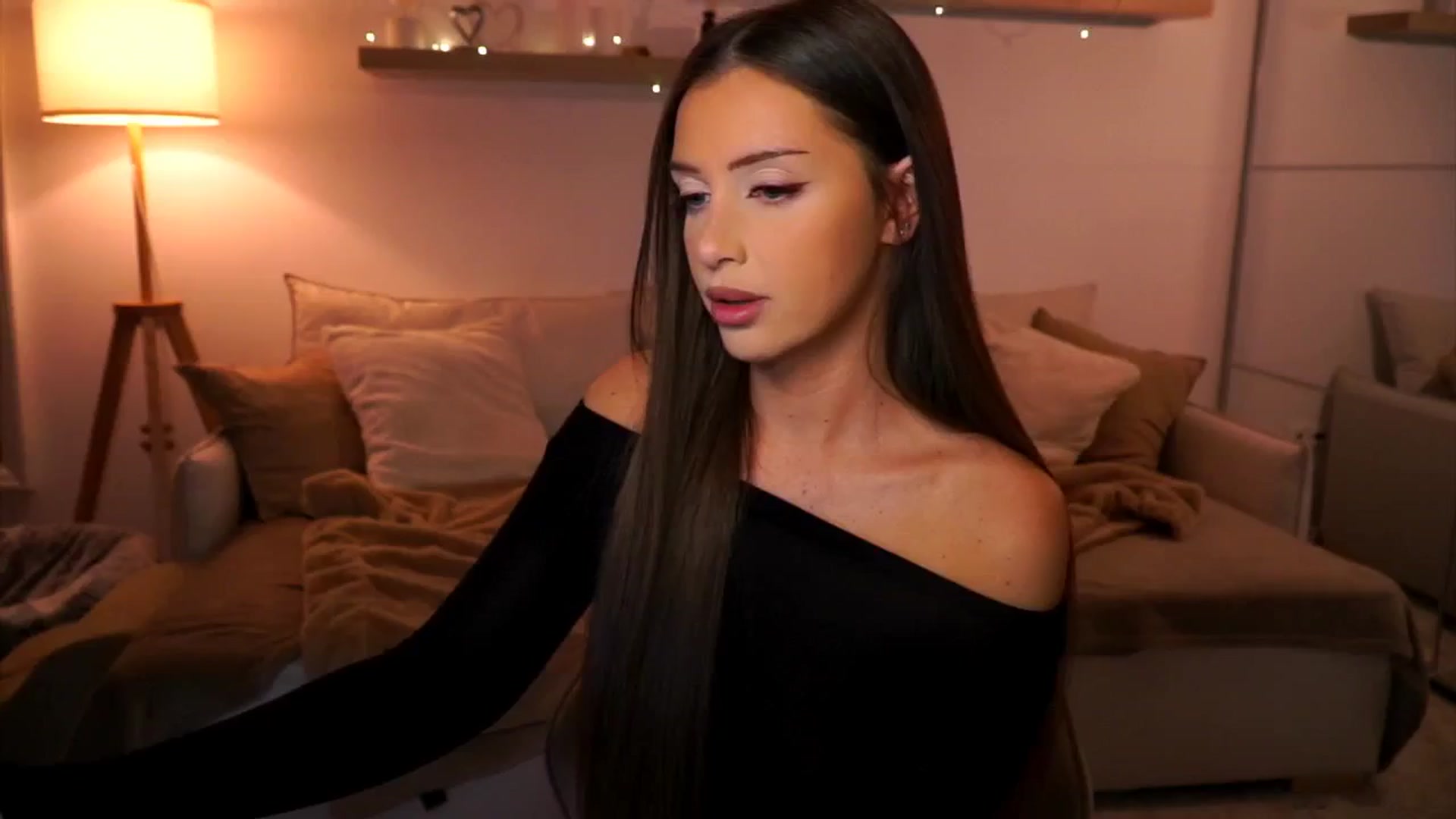 Gallery image thumbnail from Its_Ana's myfreecams stream on, 02/10/2025, 22:44 image 6 of 20