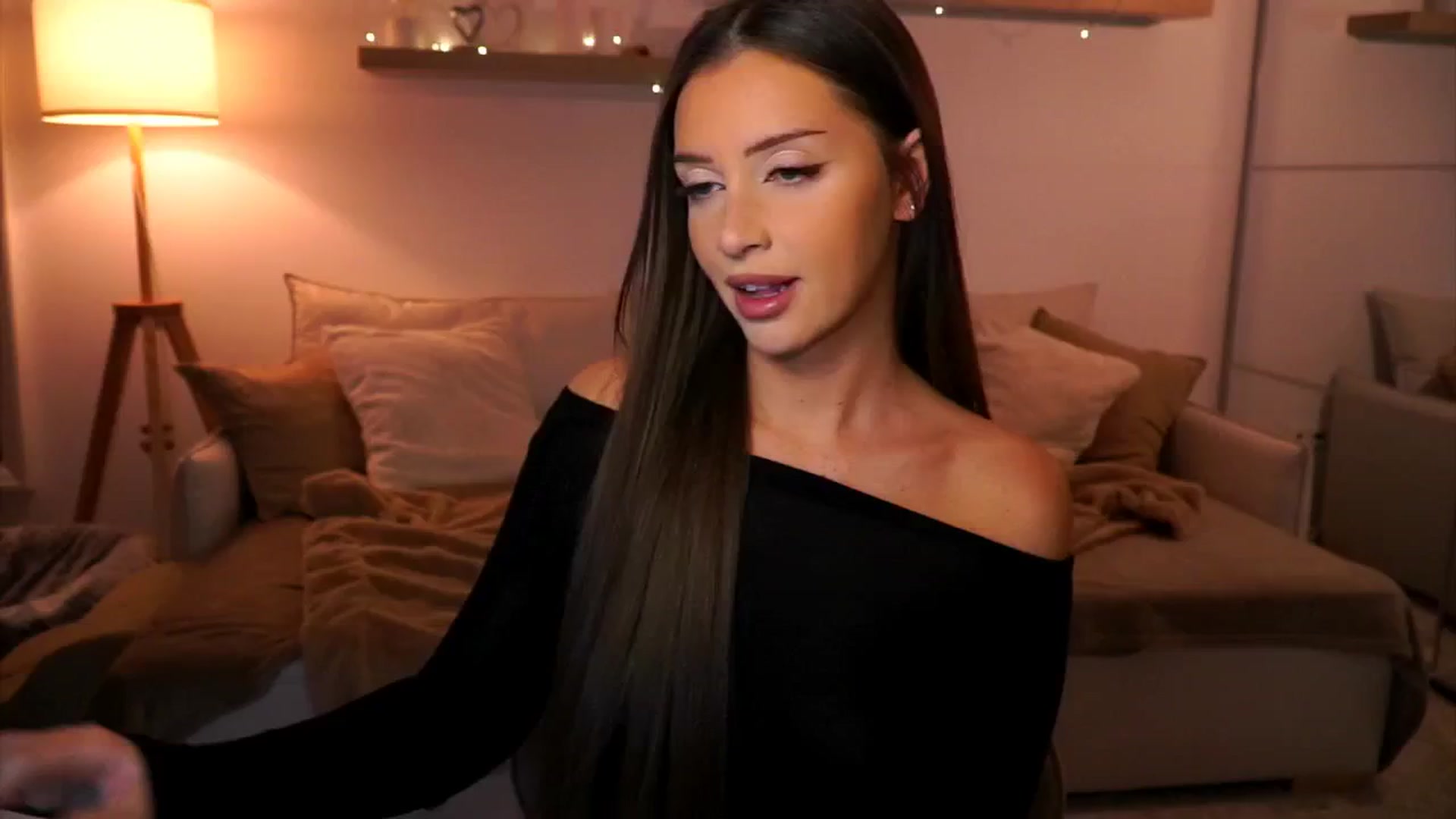 Gallery image thumbnail from Its_Ana's myfreecams stream on, 02/10/2025, 22:44 image 11 of 20