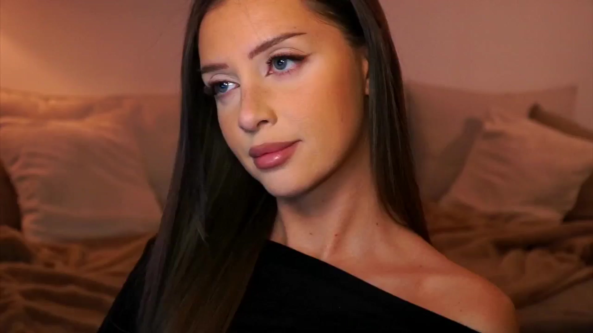 Gallery image thumbnail from Its_Ana's myfreecams stream on, 02/10/2025, 22:44 image 14 of 20