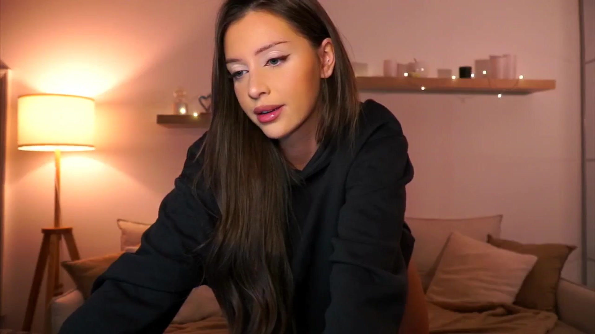 Gallery image thumbnail from Its_Ana's myfreecams stream on, 03/07/2025, 21:04 image 3 of 20