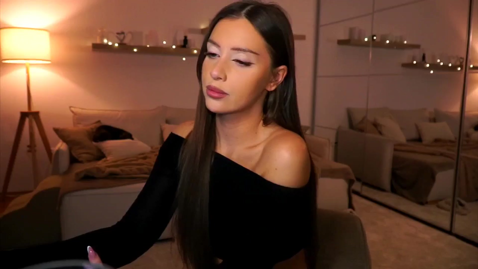 Gallery image thumbnail from Its_Ana's myfreecams stream on, 03/11/2025, 21:35 image 19 of 20