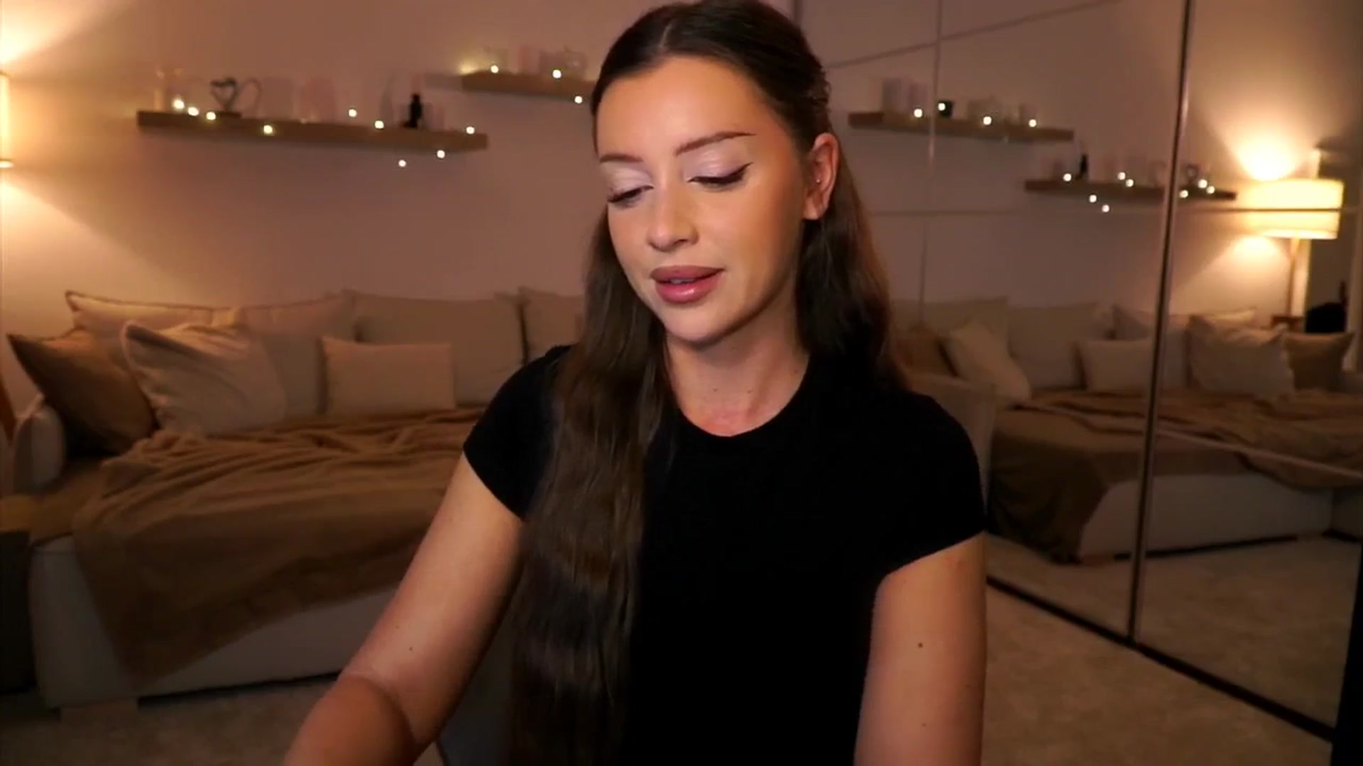 Gallery image thumbnail from Its_Ana's myfreecams stream on, 03/15/2025, 20:47 image 19 of 20