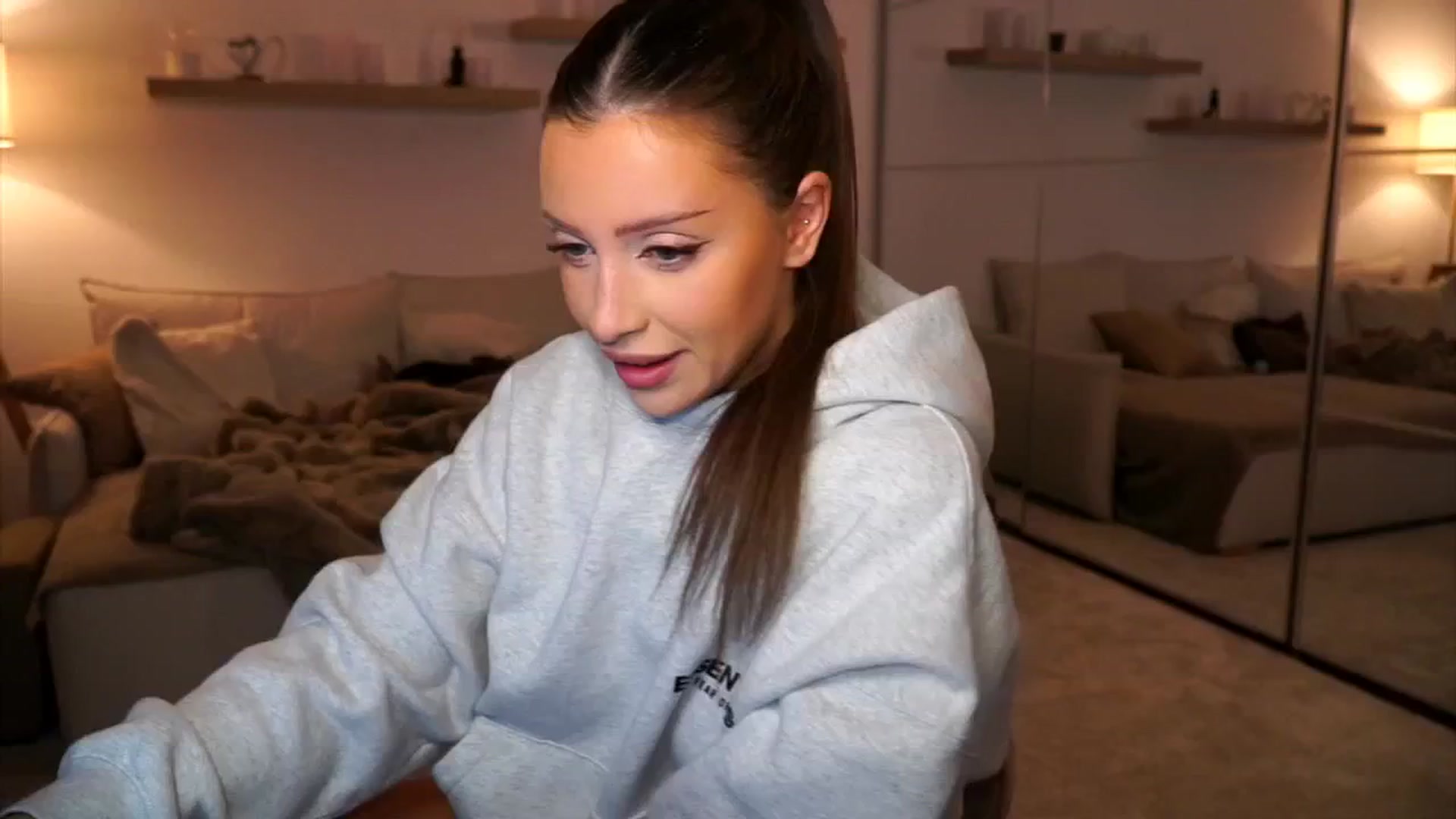 Gallery image thumbnail from Its_Ana's myfreecams stream on, 03/25/2025, 21:16 image 7 of 20
