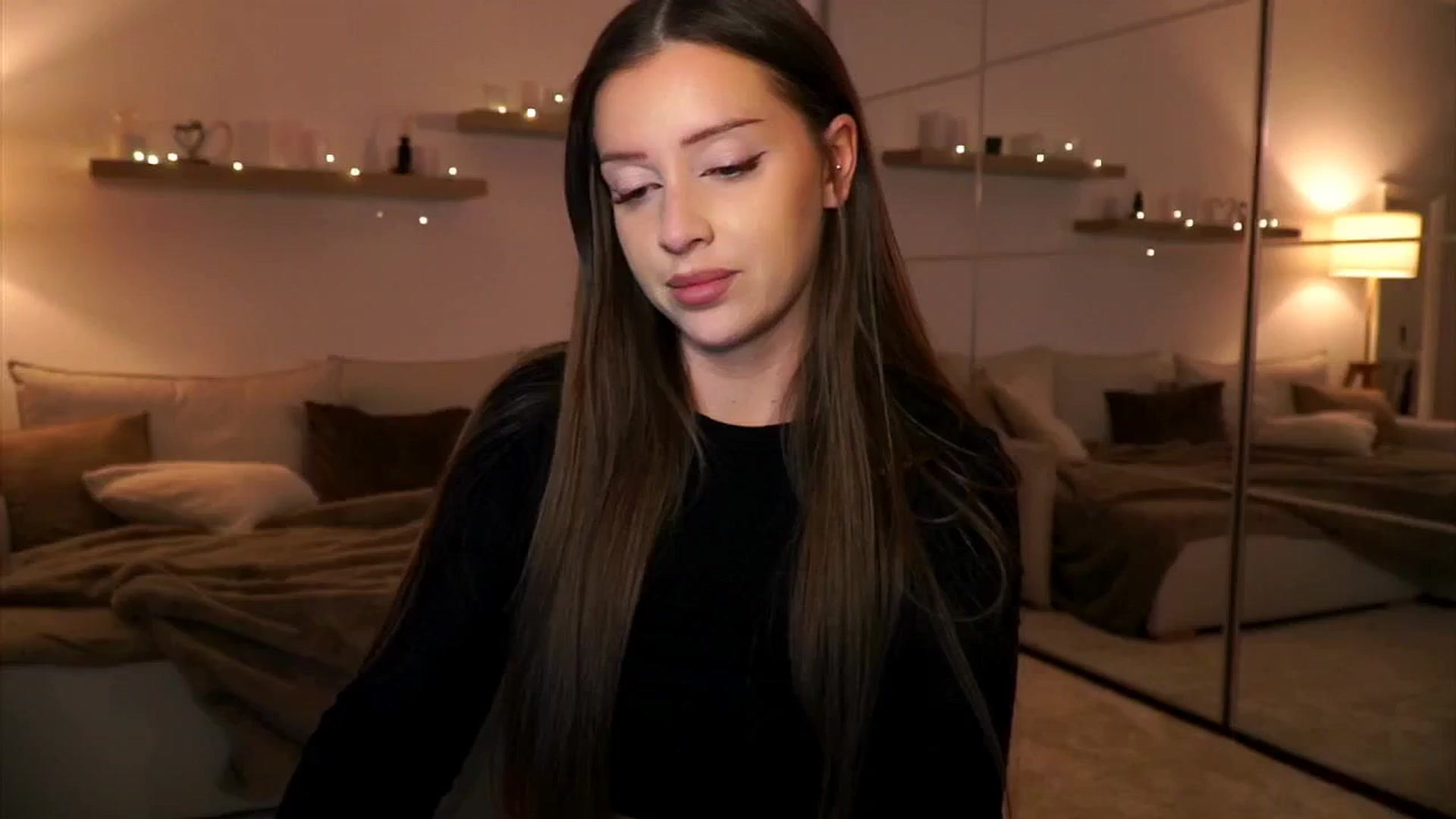 Gallery image thumbnail from Its_Ana's myfreecams stream on, 03/30/2025, 21:41 image 18 of 20