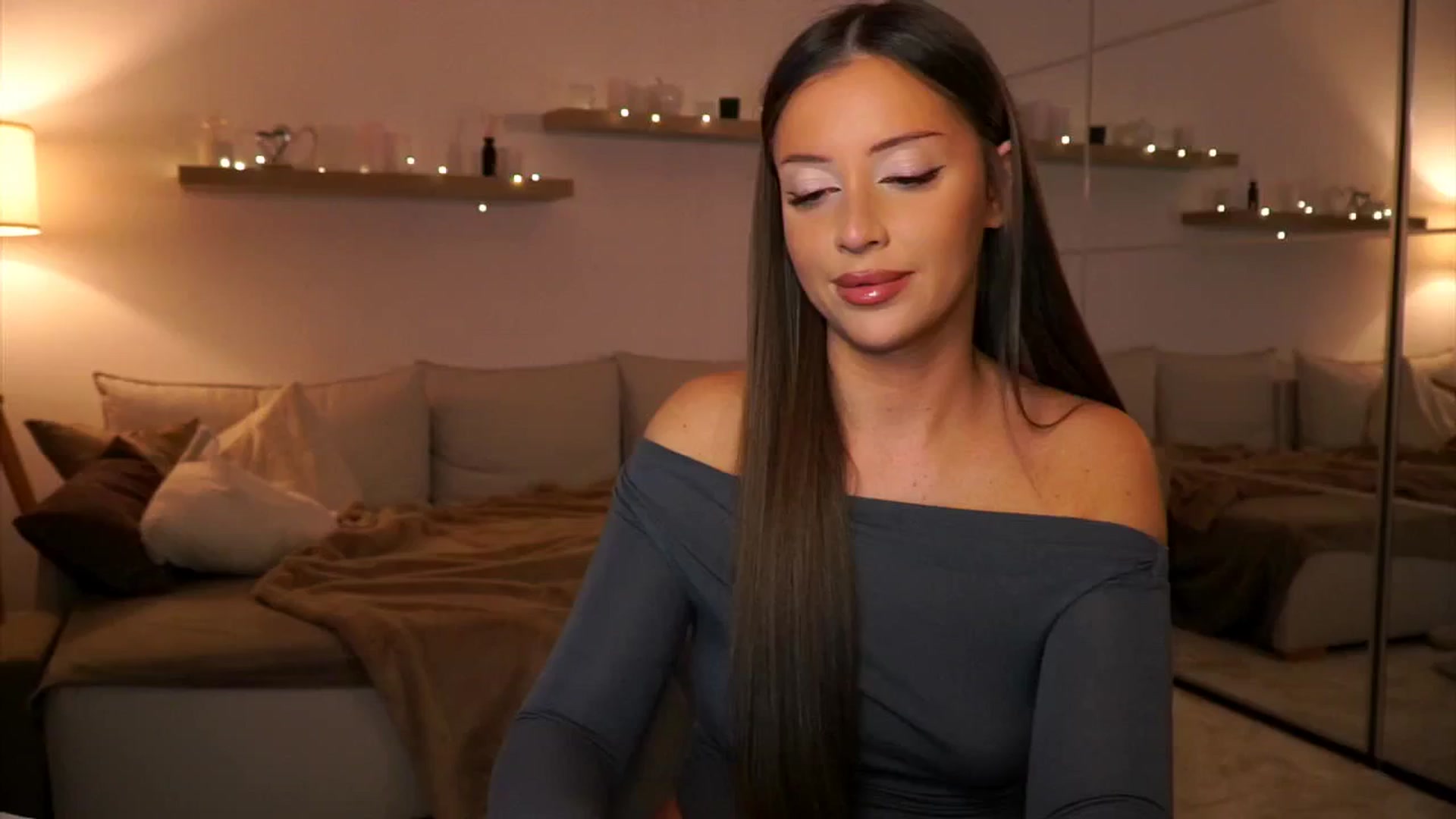 Gallery image thumbnail from Its_Ana's myfreecams stream on, 04/10/2025, 22:19 image 1 of 20