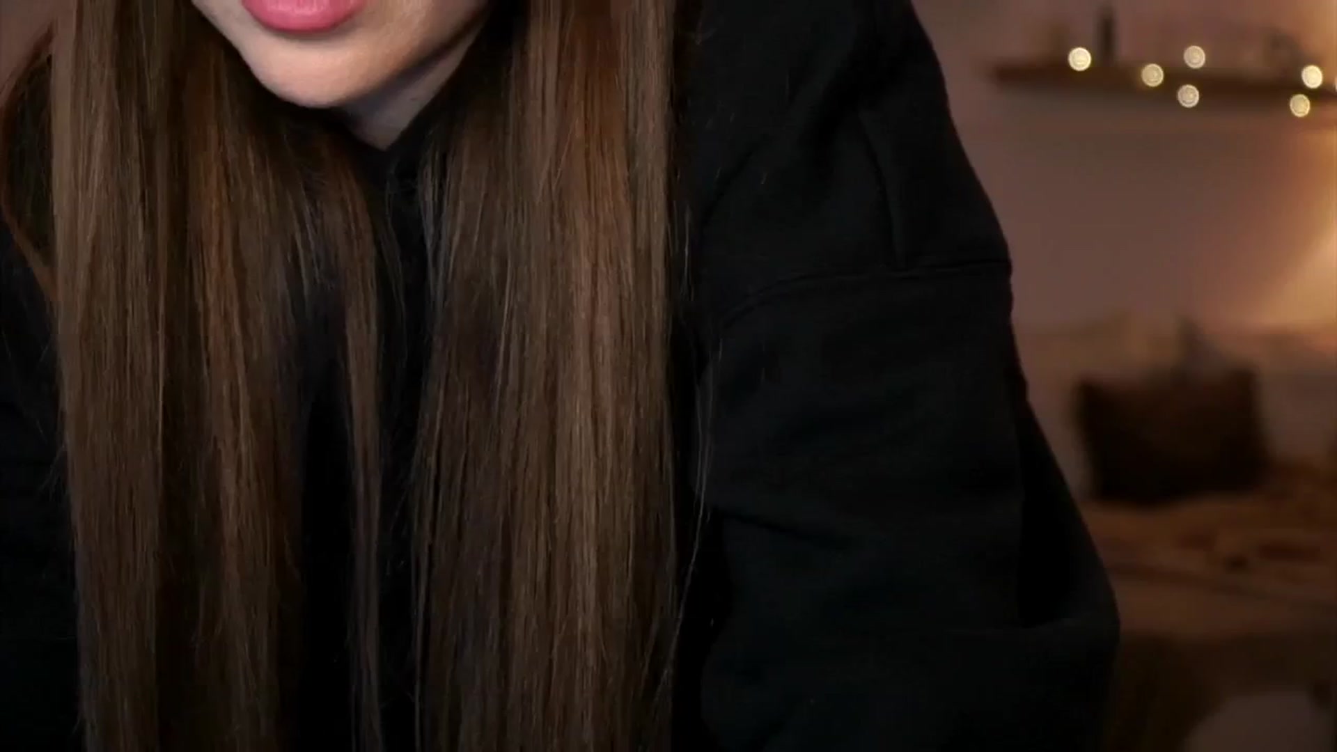 Gallery image thumbnail from Its_Ana's myfreecams stream on, 04/24/2025, 21:25 image 14 of 20