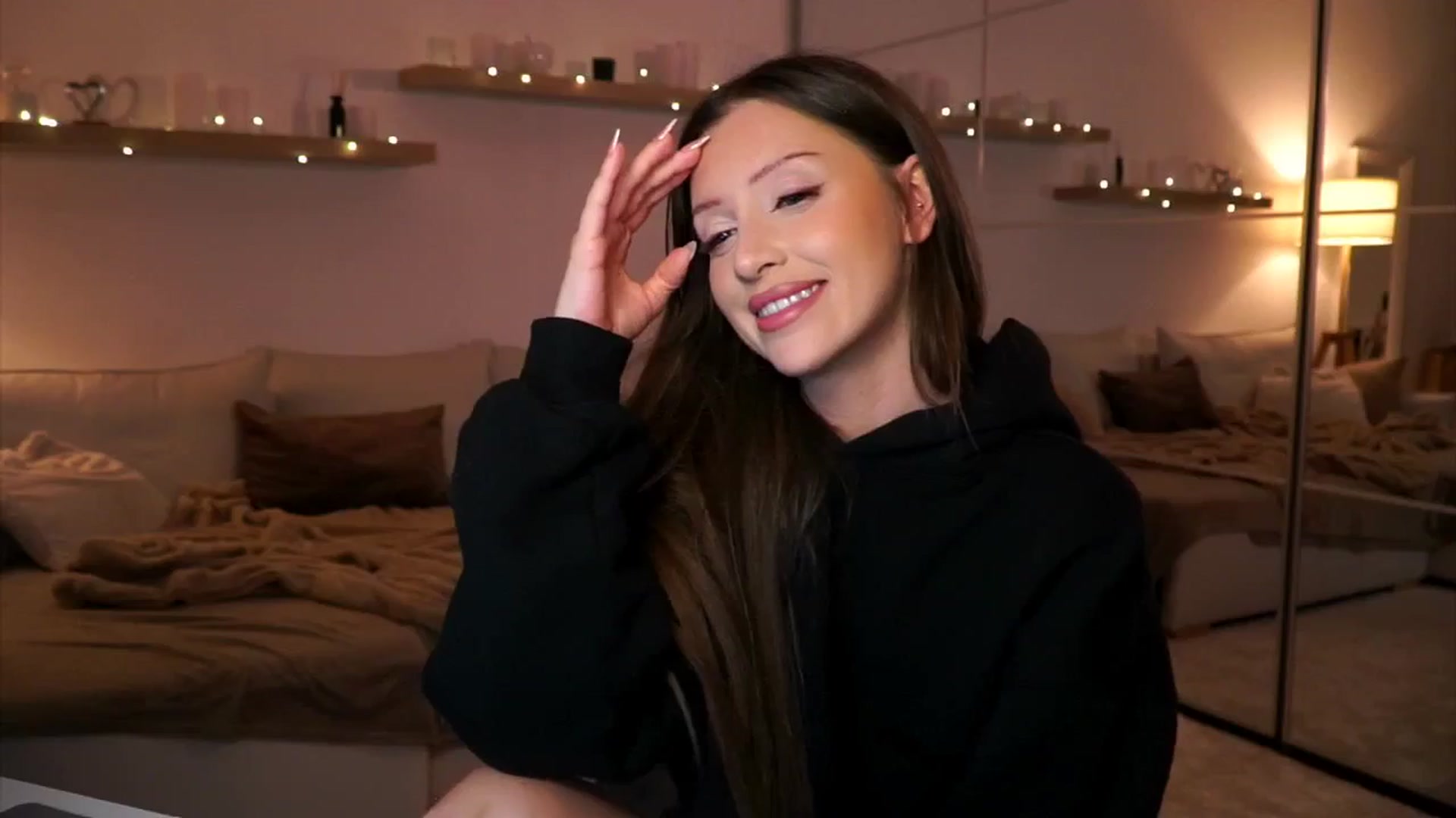 Gallery image thumbnail from Its_Ana's myfreecams stream on, 04/24/2025, 21:25 image 18 of 20
