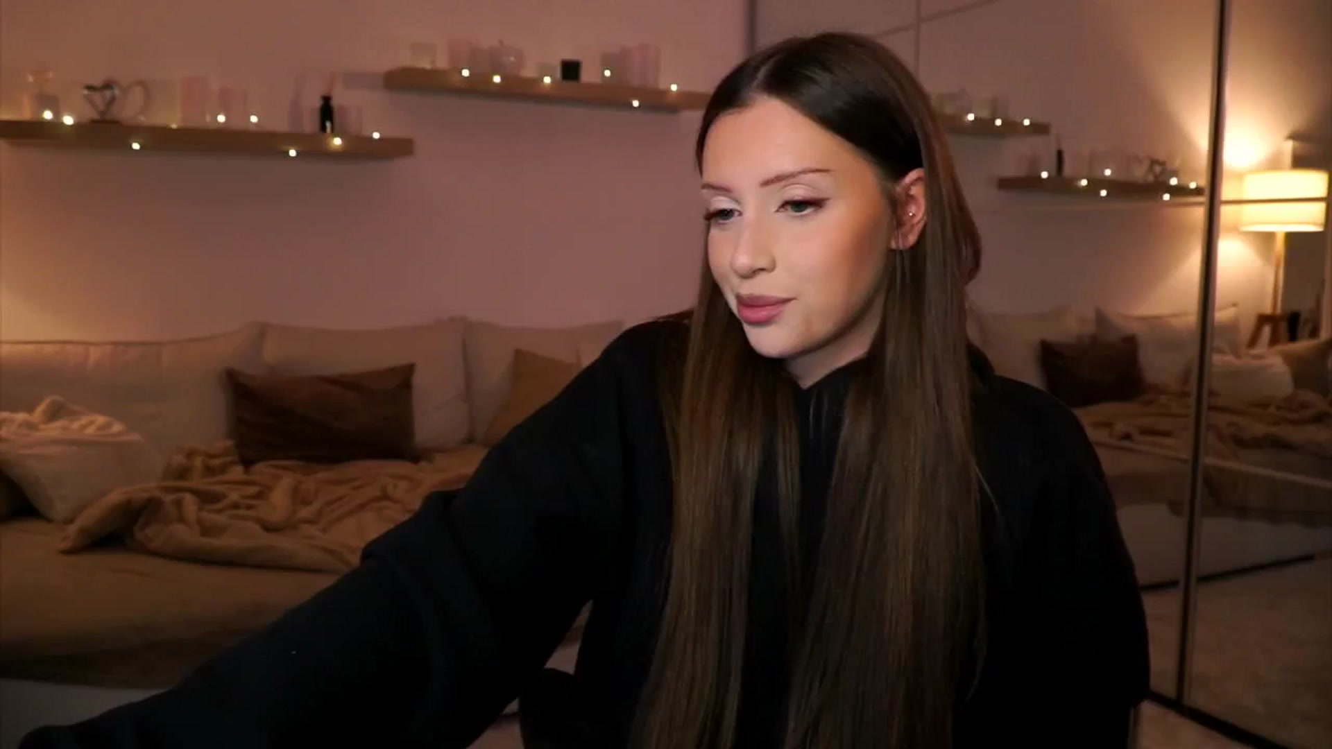 Gallery image thumbnail from Its_Ana's myfreecams stream on, 04/24/2025, 21:25 image 11 of 20