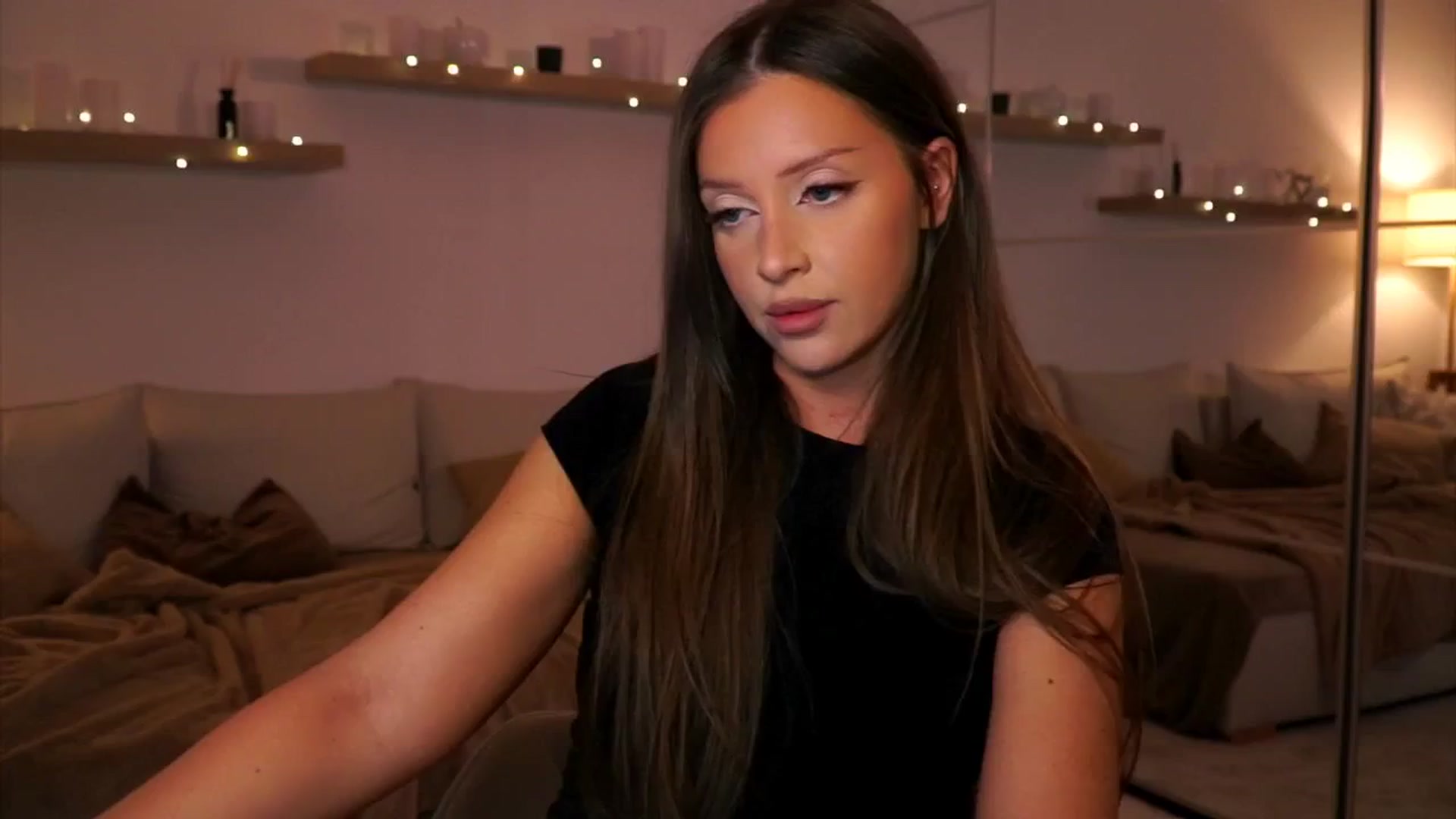 Gallery image thumbnail from Its_Ana's myfreecams stream on, 04/28/2025, 20:22 image 9 of 20