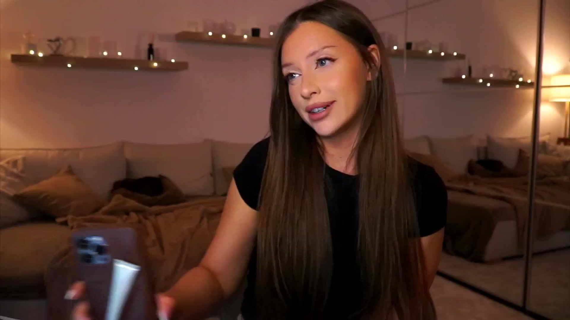 Gallery image thumbnail from Its_Ana's myfreecams stream on, 04/28/2025, 20:22 image 1 of 20