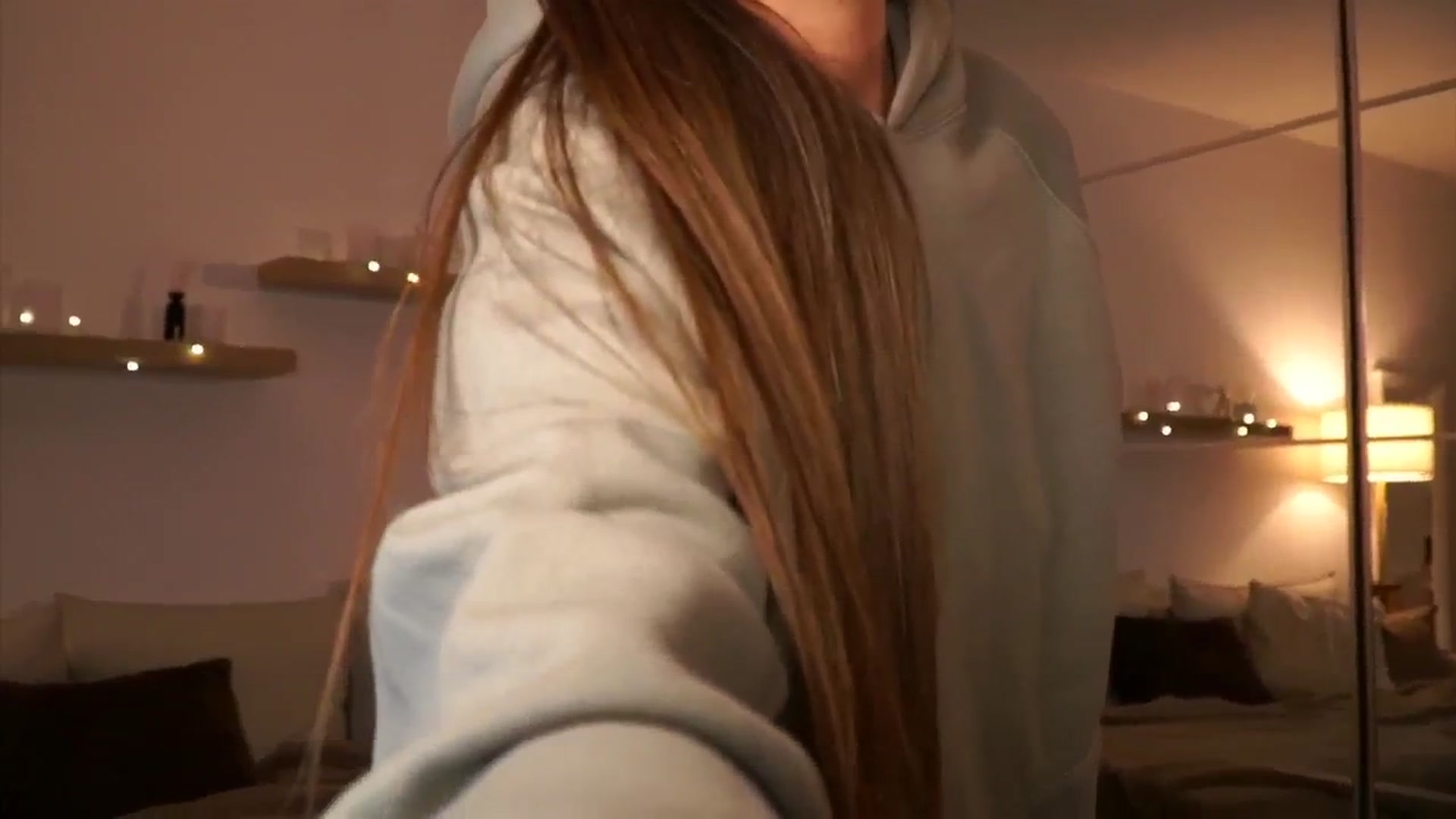 Gallery image thumbnail from Its_Ana's myfreecams stream on, 05/20/2025, 20:48 image 19 of 20
