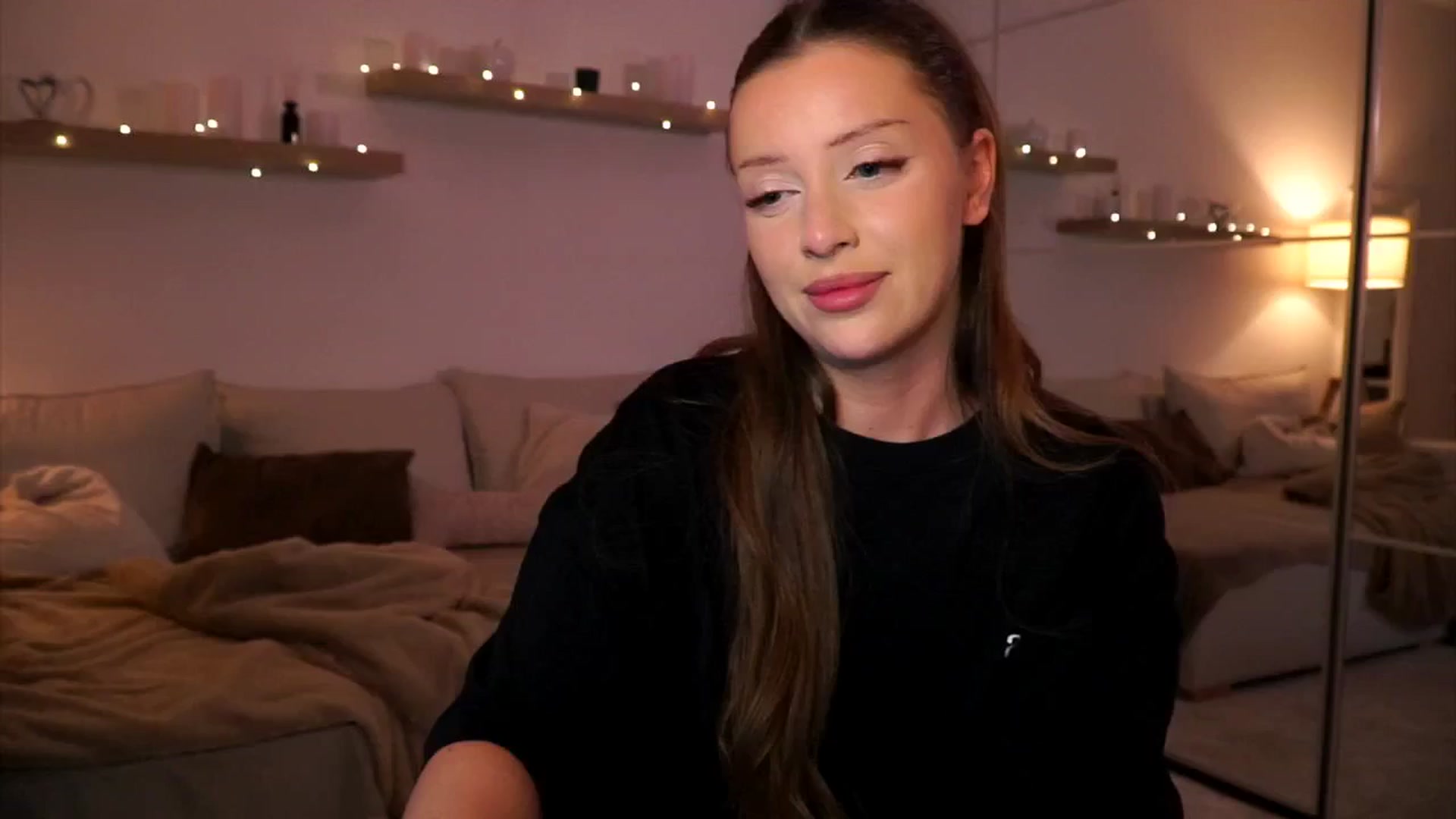 Gallery image thumbnail from Its_Ana's myfreecams stream on, 06/17/2025, 21:53 image 20 of 20