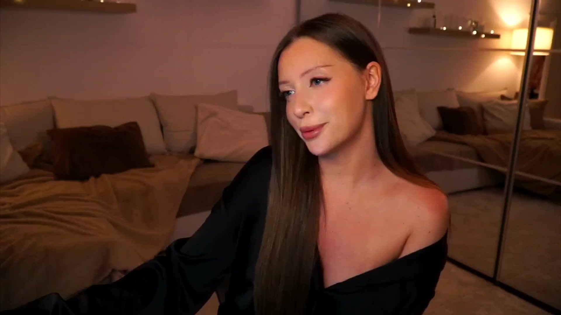 Gallery image thumbnail from Its_Ana's myfreecams stream on, 08/03/2025, 20:43 image 15 of 20