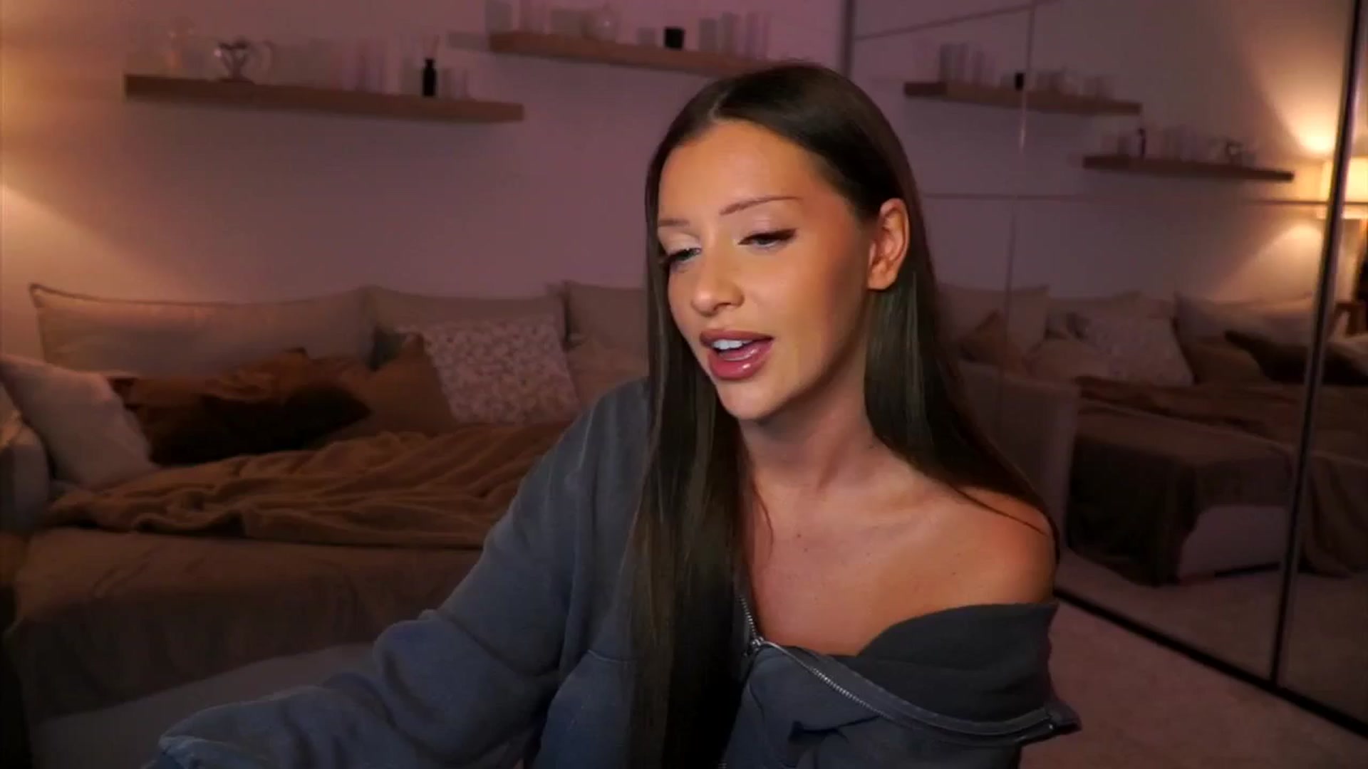 Gallery image thumbnail from Its_Ana's myfreecams stream on, 09/03/2025, 22:02 image 16 of 20