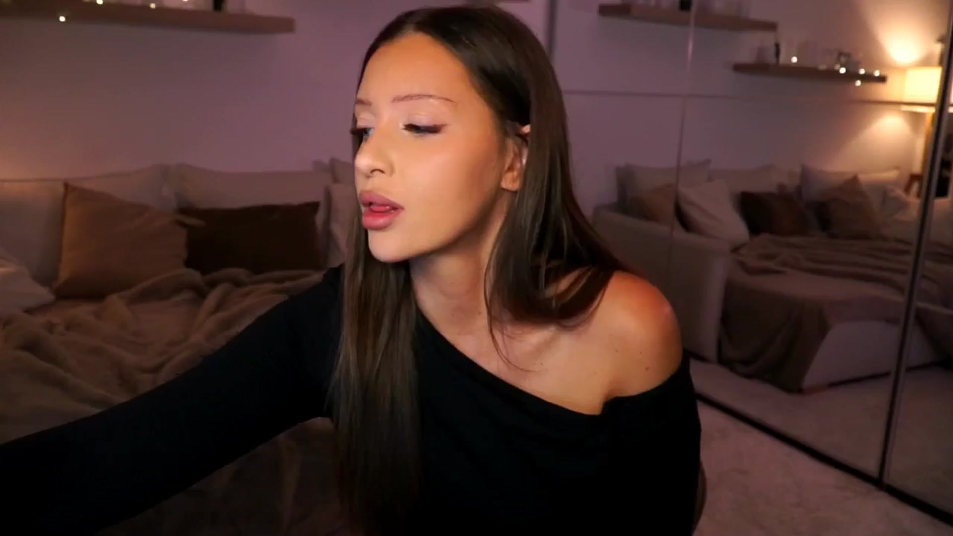 Gallery image thumbnail from Its_Ana's myfreecams stream on, 09/21/2025, 20:00 image 12 of 20