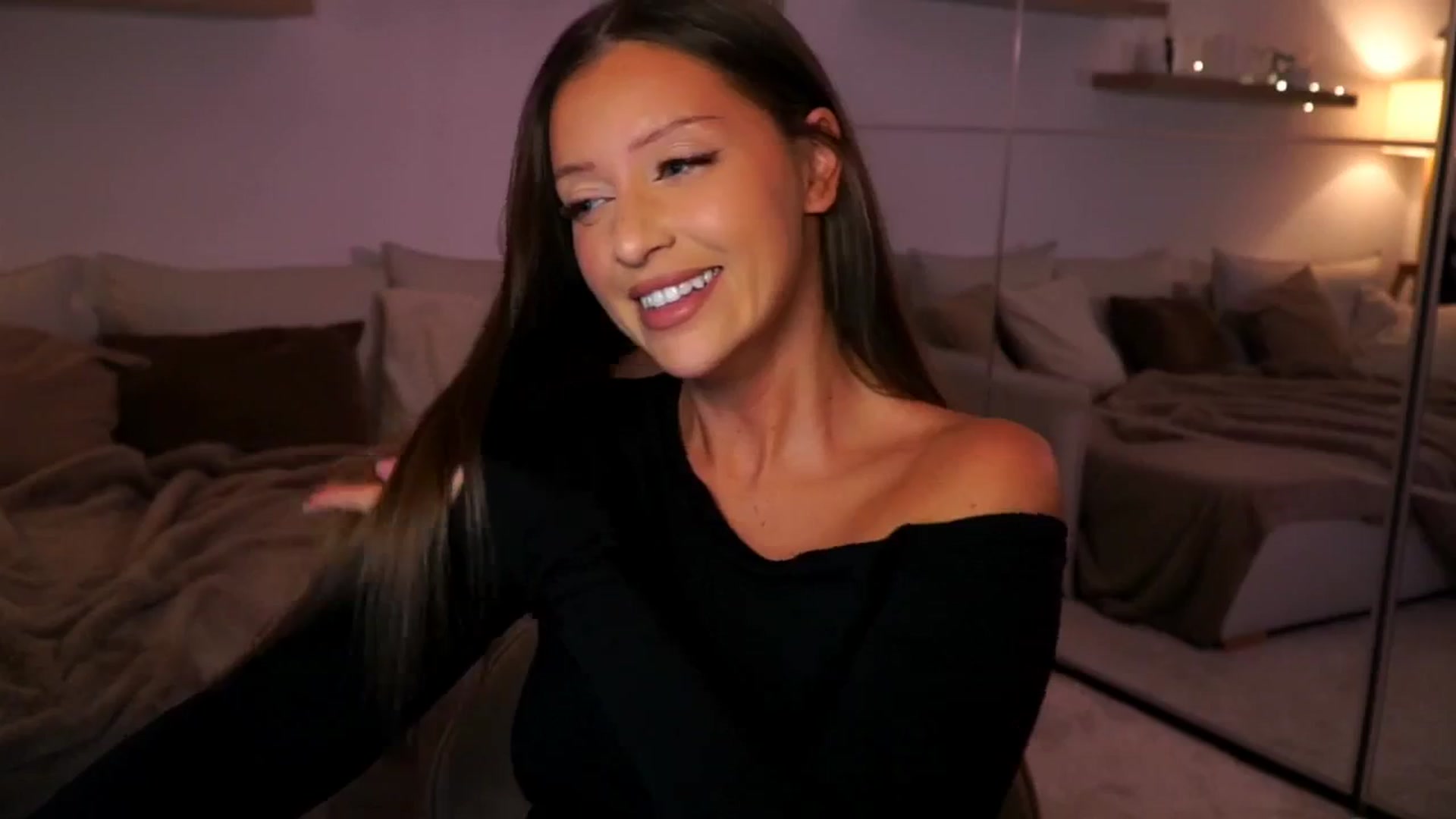 Gallery image thumbnail from Its_Ana's myfreecams stream on, 09/21/2025, 20:00 image 8 of 20