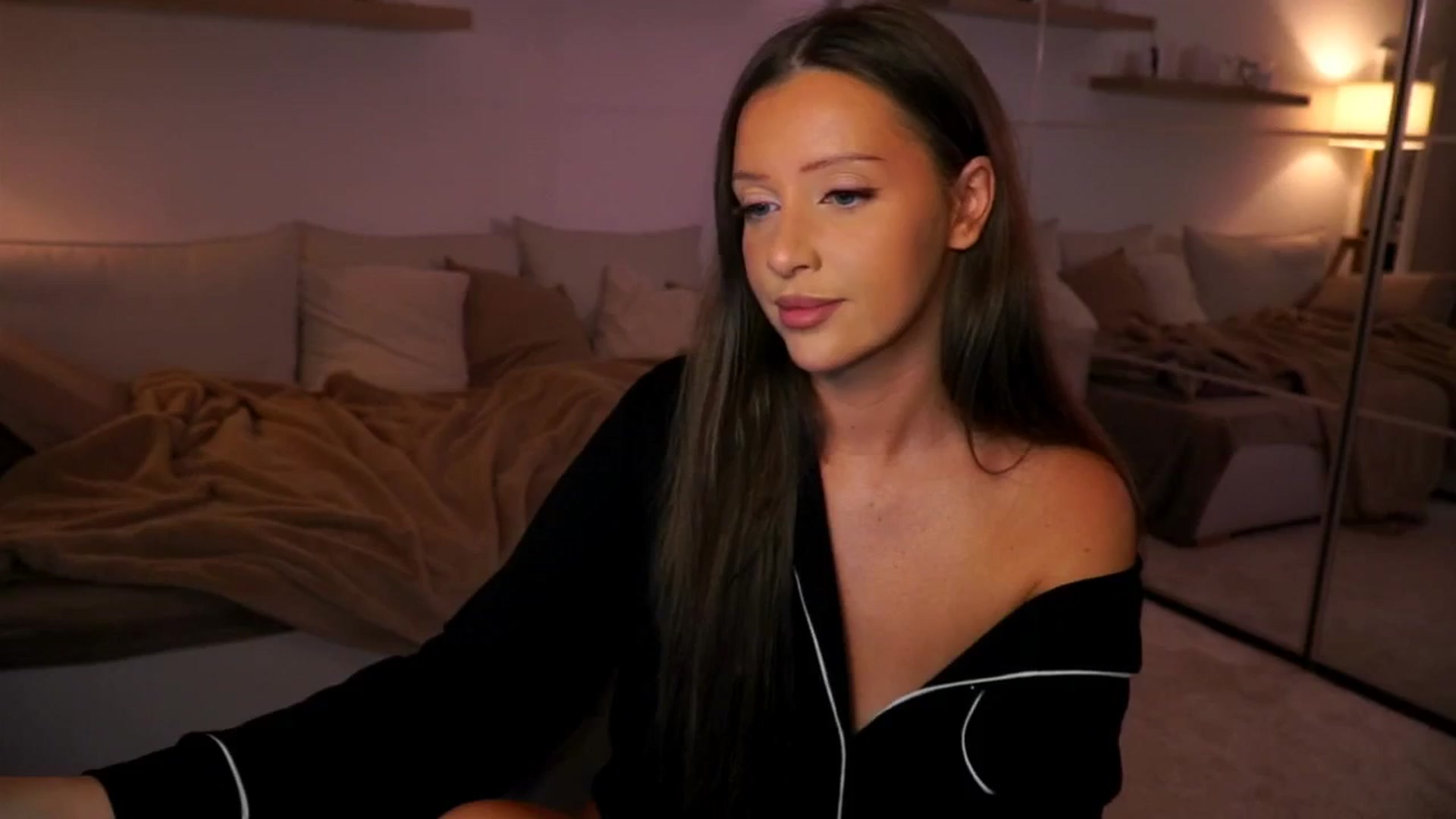 Gallery image thumbnail from Its_Ana's myfreecams stream on, 09/24/2025, 22:04 image 11 of 20