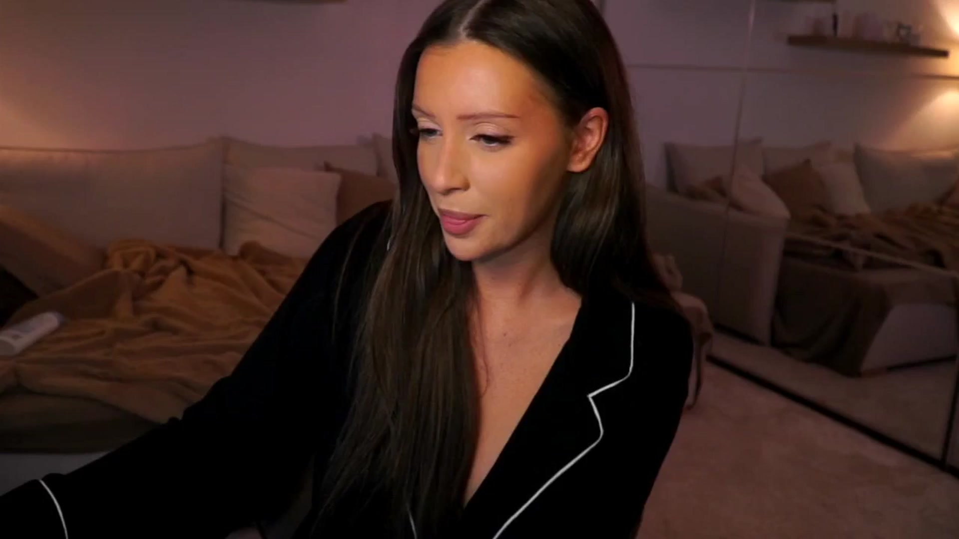 Gallery image thumbnail from Its_Ana's myfreecams stream on, 09/24/2025, 22:04 image 20 of 20