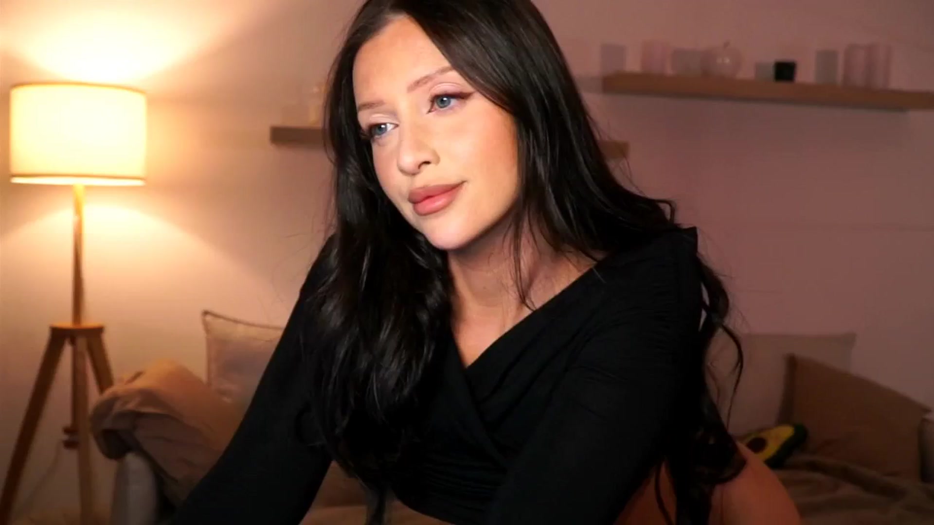 Gallery image thumbnail from Its_Ana's myfreecams stream on, 11/02/2025, 21:50 image 1 of 20