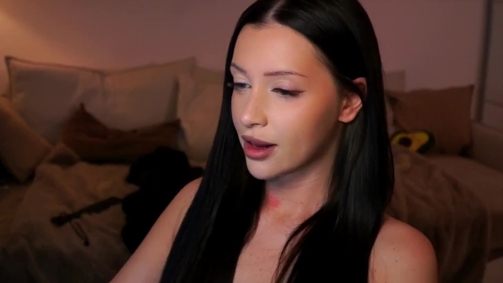 Gallery image thumbnail from Its_Ana's myfreecams stream on, 11/23/2025, 22:52 image 8 of 20