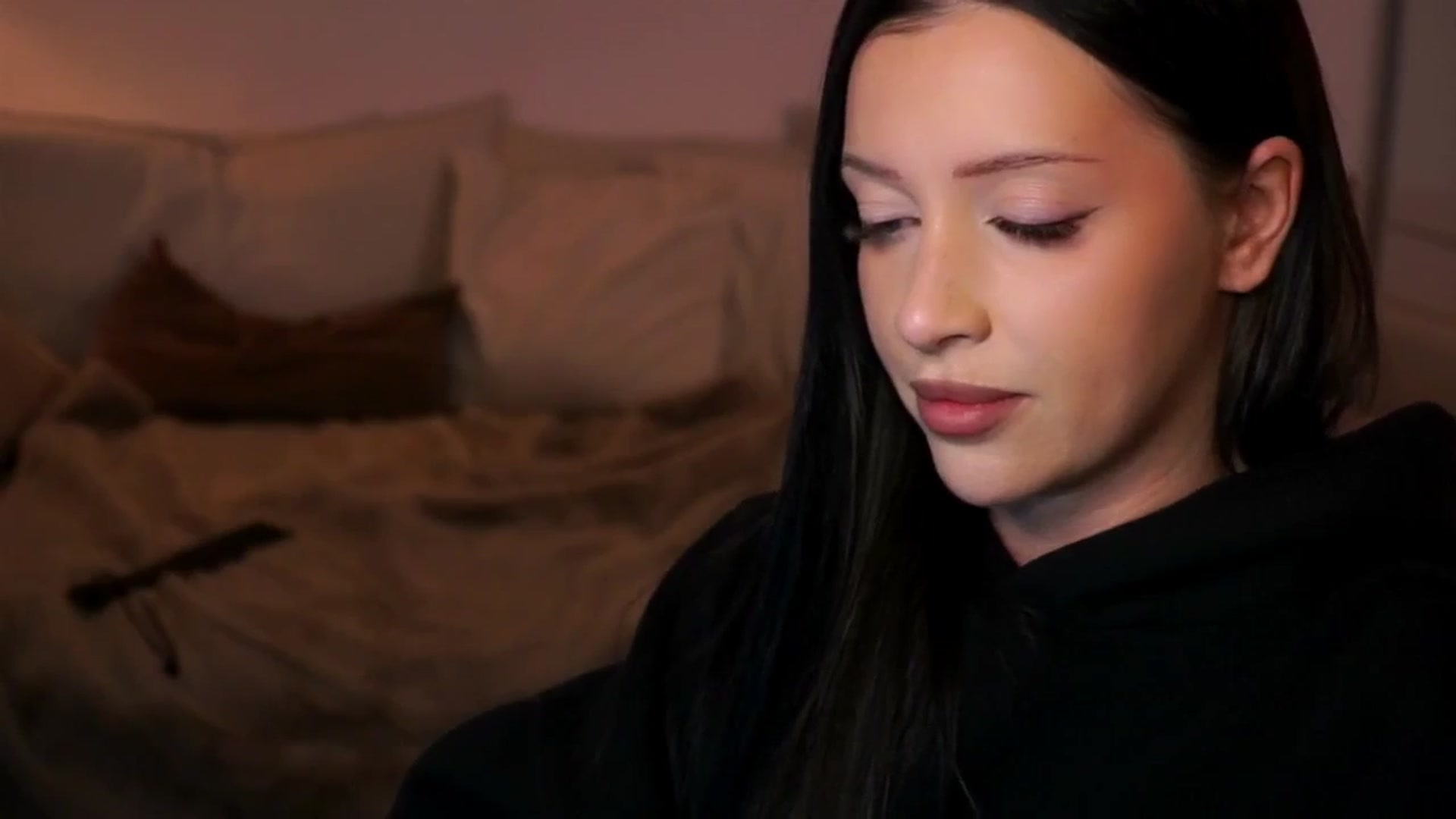 Gallery image thumbnail from Its_Ana's myfreecams stream on, 11/23/2025, 22:52 image 4 of 20