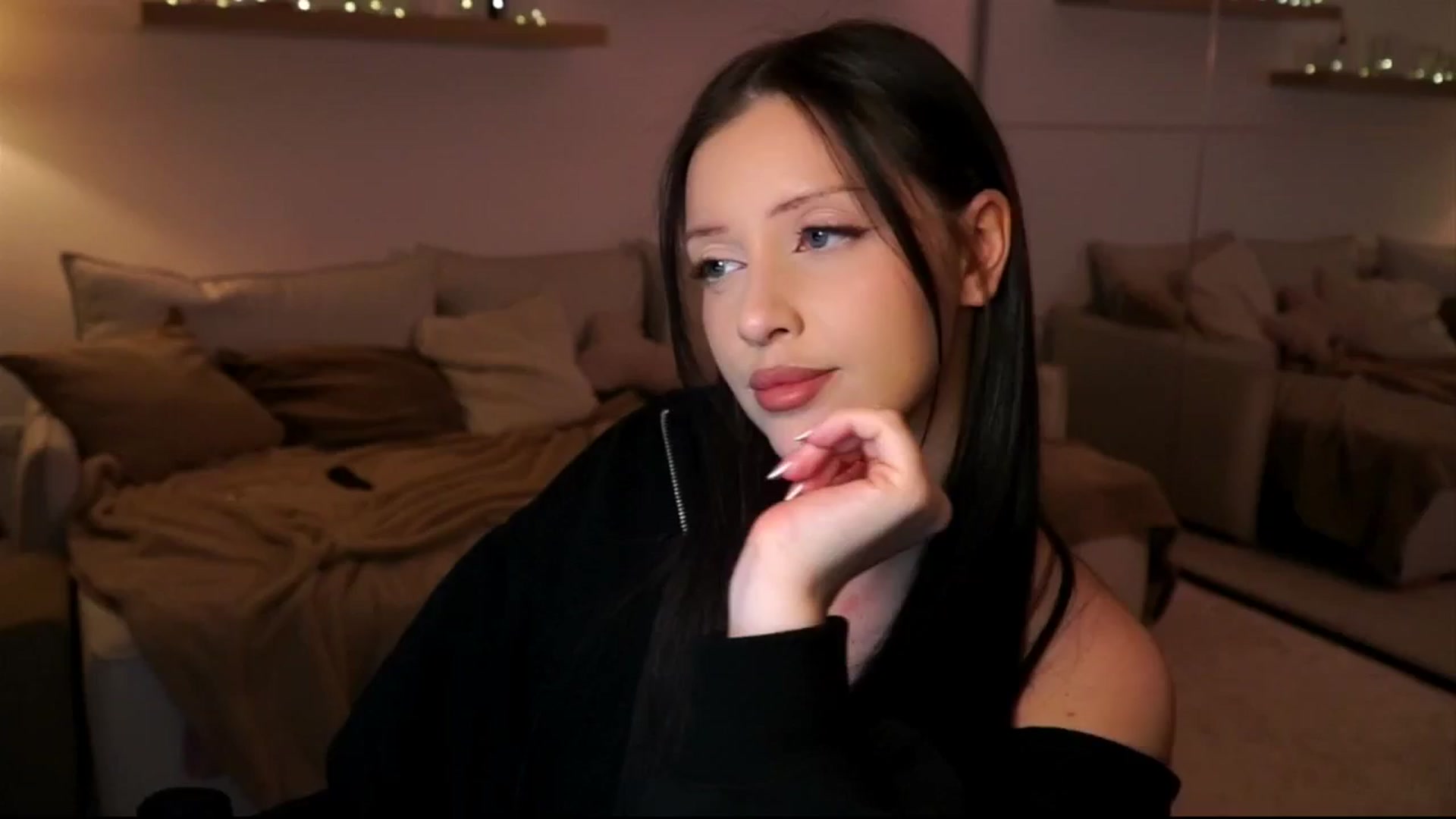 Gallery image thumbnail from Its_Ana's myfreecams stream on, 02/10/2026, 21:38 image 14 of 20