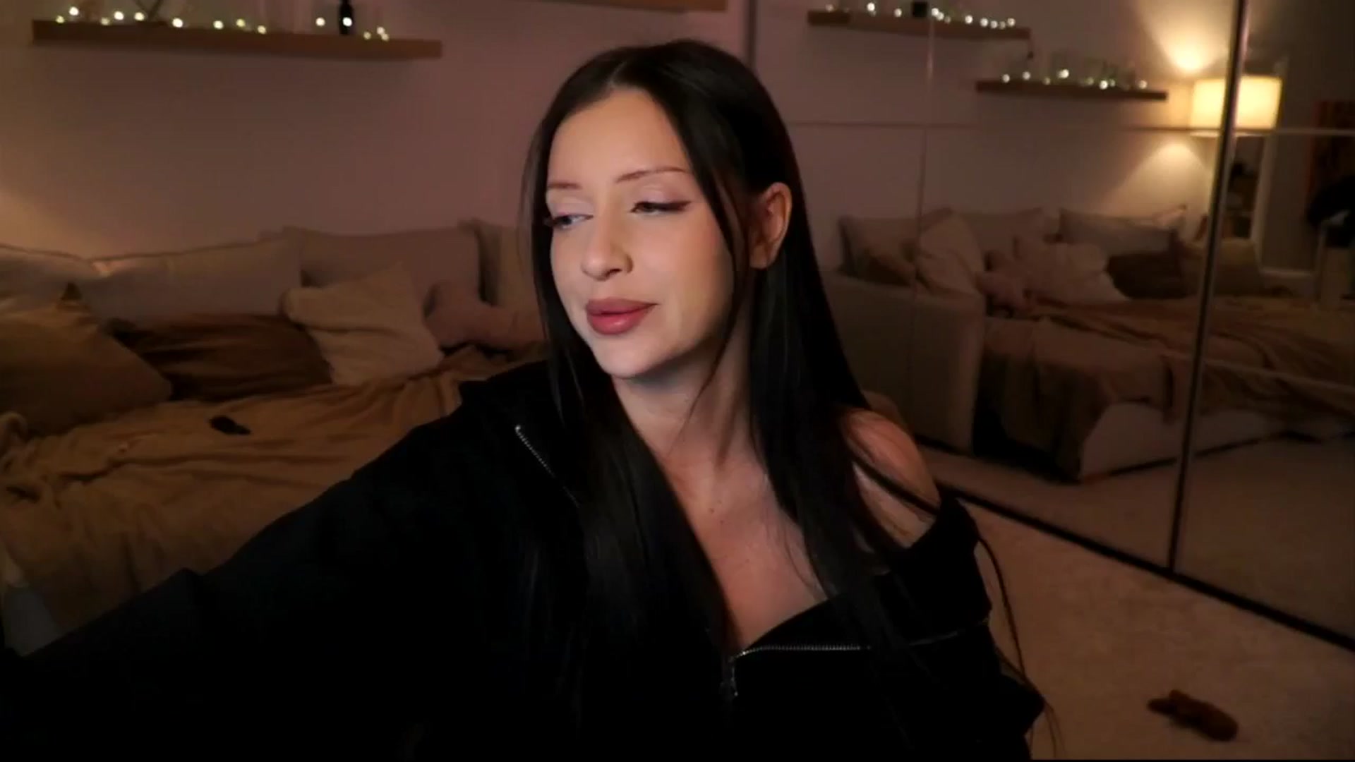 Gallery image thumbnail from Its_Ana's myfreecams stream on, 02/10/2026, 21:38 image 10 of 20