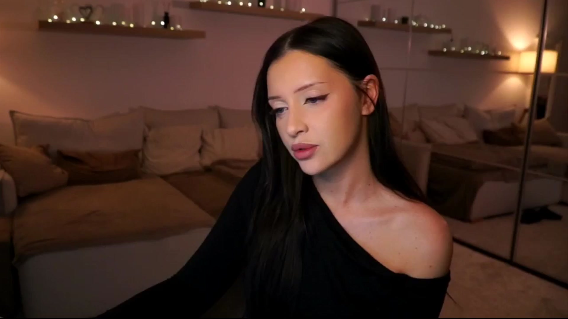 Gallery image thumbnail from Its_Ana's myfreecams stream on, 02/21/2026, 20:47 image 12 of 20