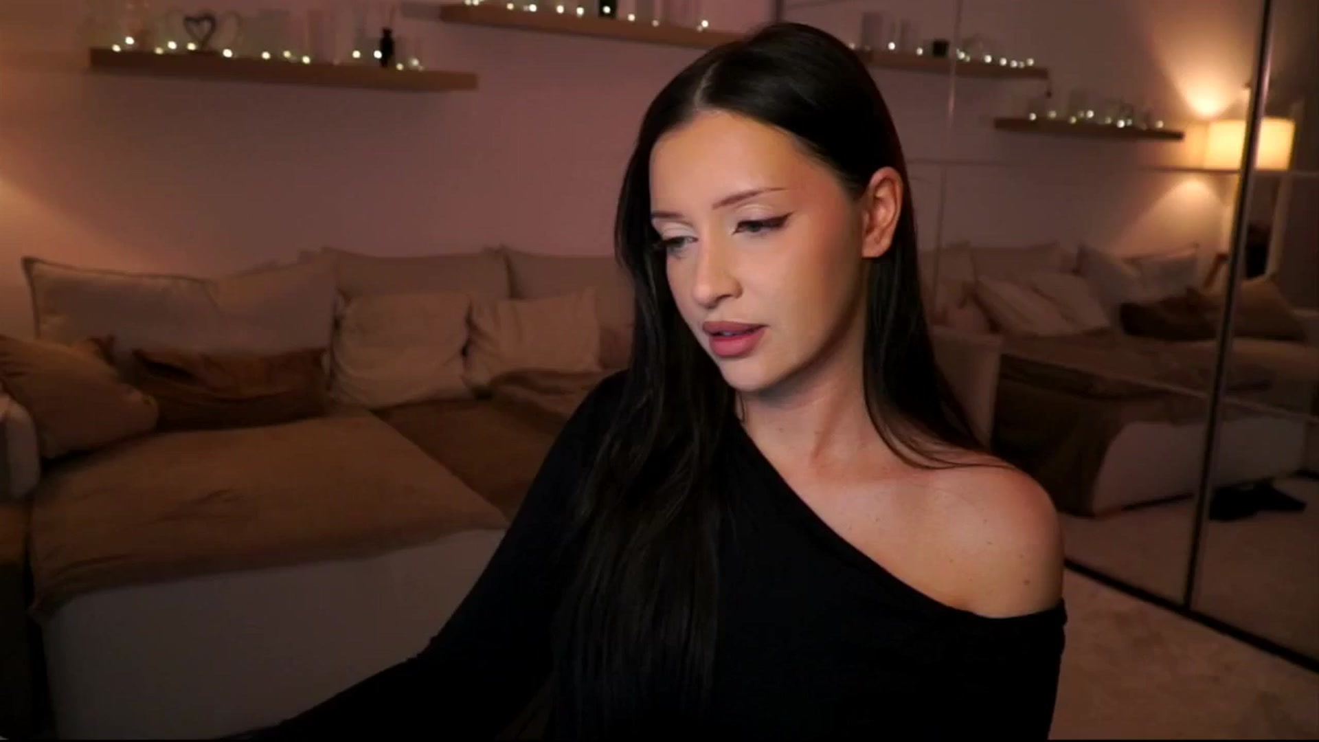 Gallery image thumbnail from Its_Ana's myfreecams stream on, 02/21/2026, 20:47 image 16 of 20
