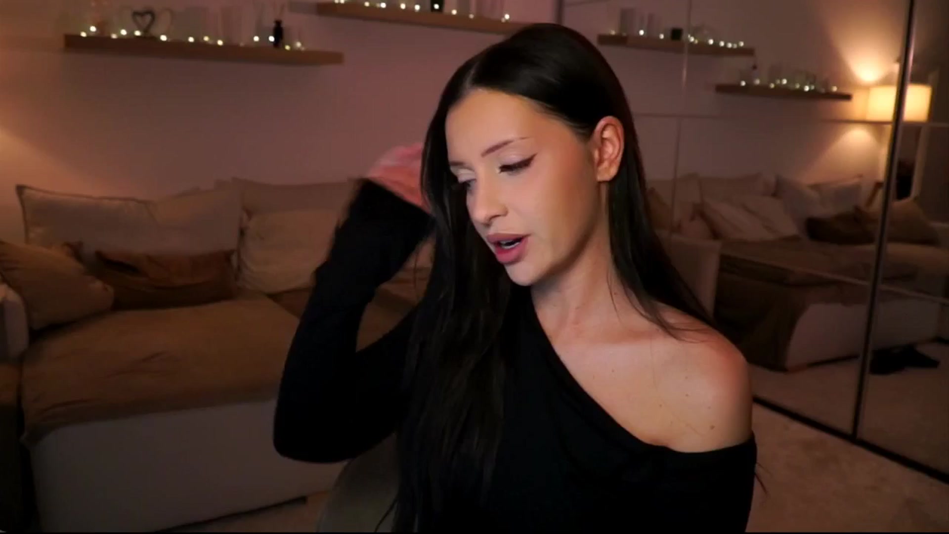 Gallery image thumbnail from Its_Ana's myfreecams stream on, 02/21/2026, 20:47 image 13 of 20