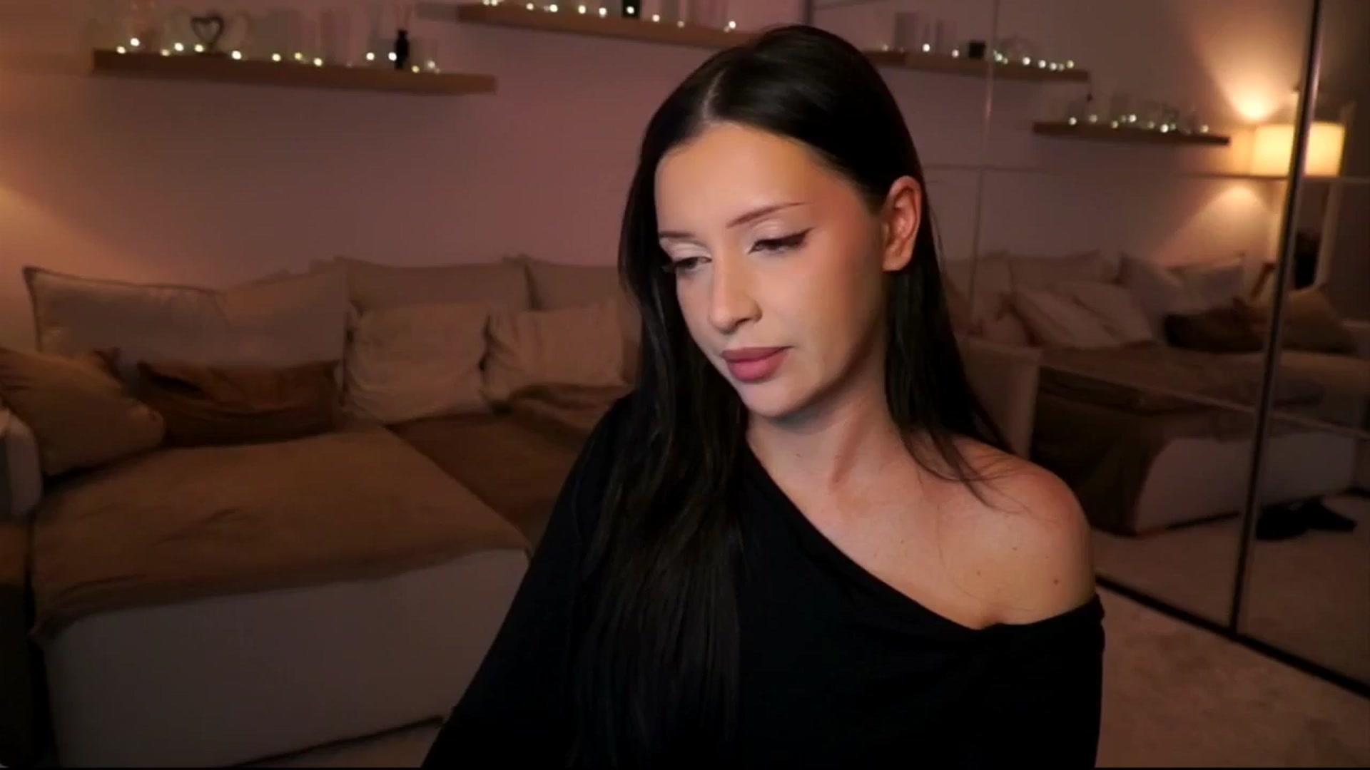 Gallery image thumbnail from Its_Ana's myfreecams stream on, 02/21/2026, 20:47 image 14 of 20