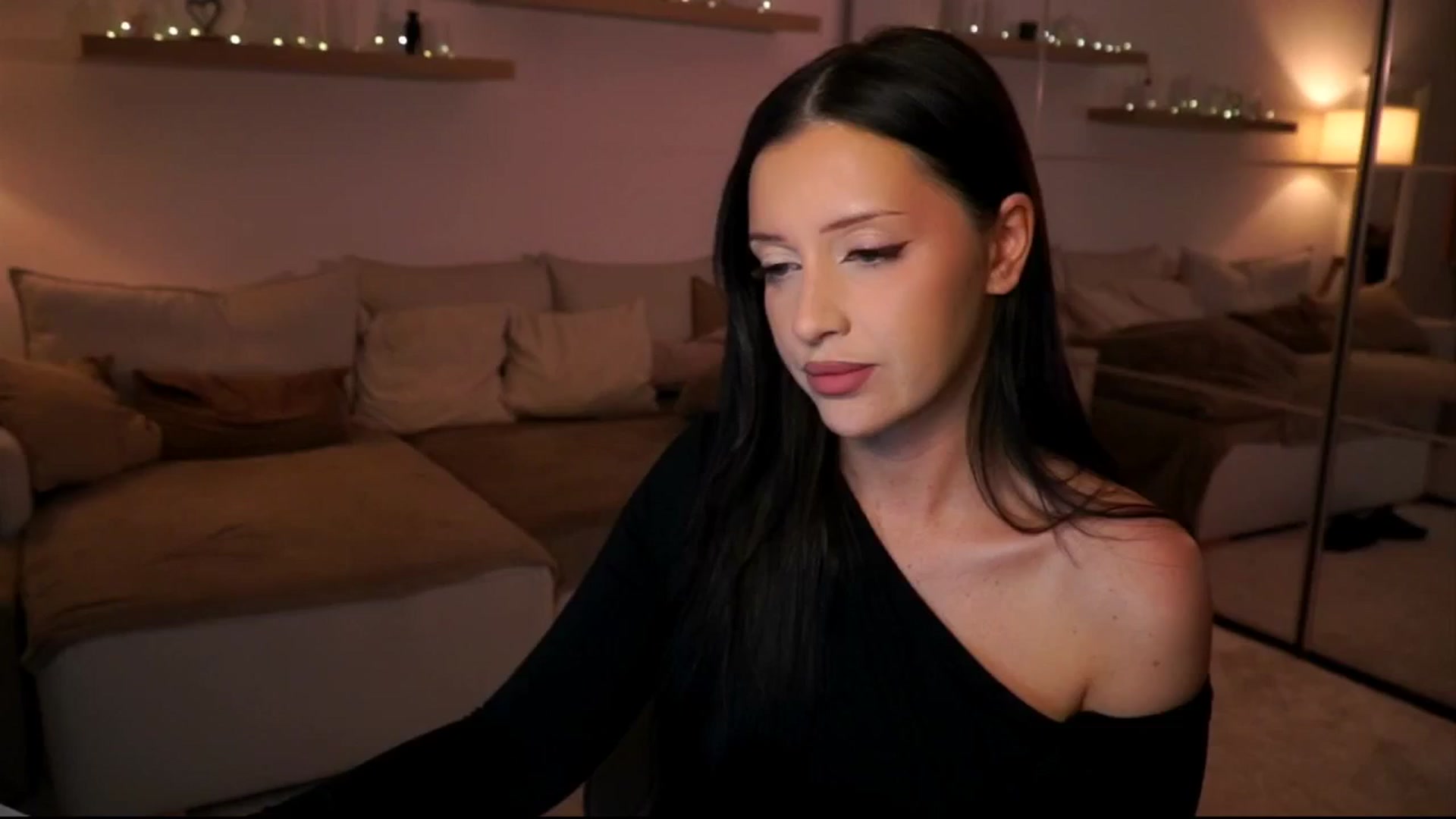 Gallery image thumbnail from Its_Ana's myfreecams stream on, 02/21/2026, 21:34 image 7 of 20