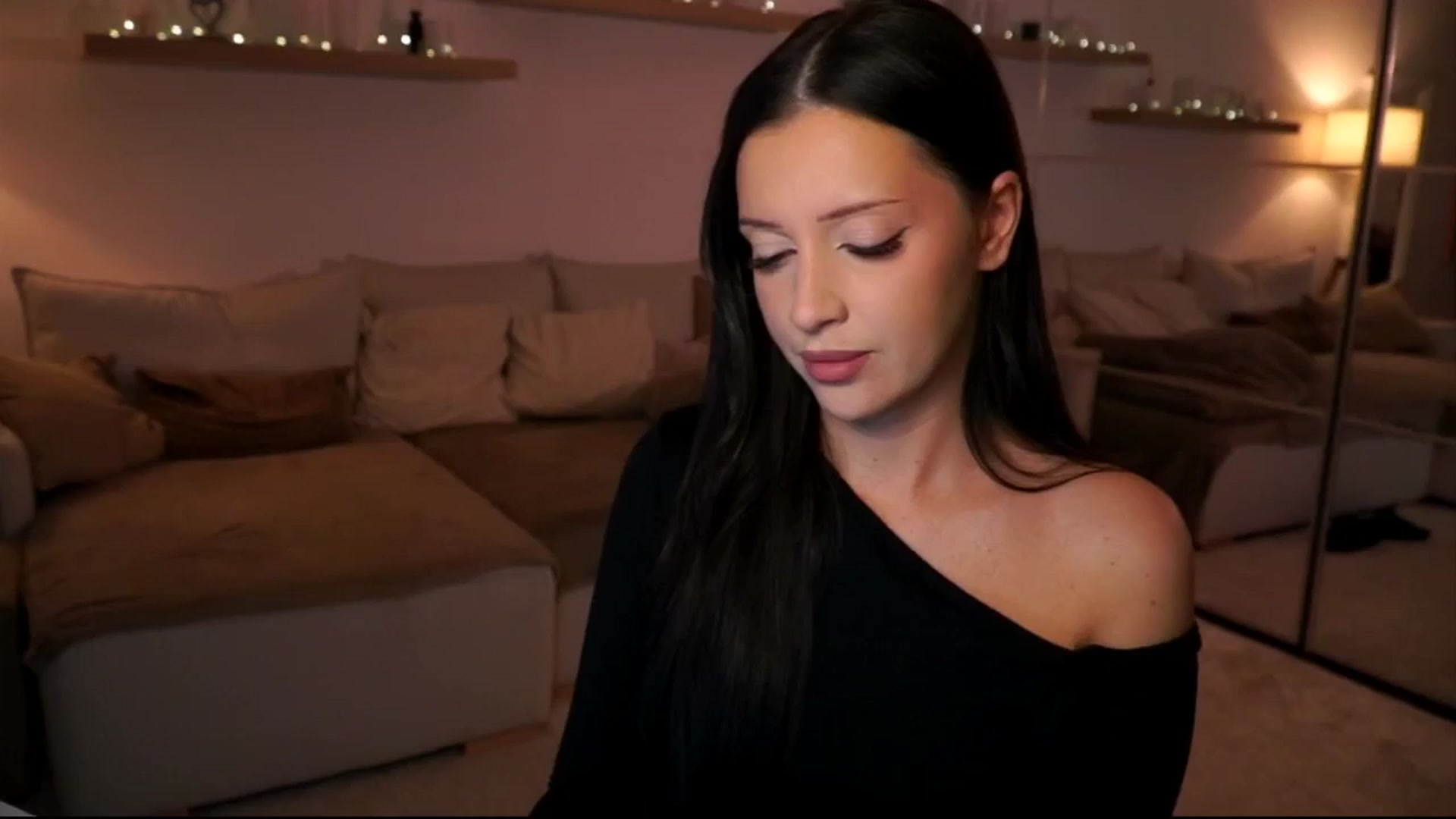 Gallery image thumbnail from Its_Ana's myfreecams stream on, 02/21/2026, 21:34 image 17 of 20