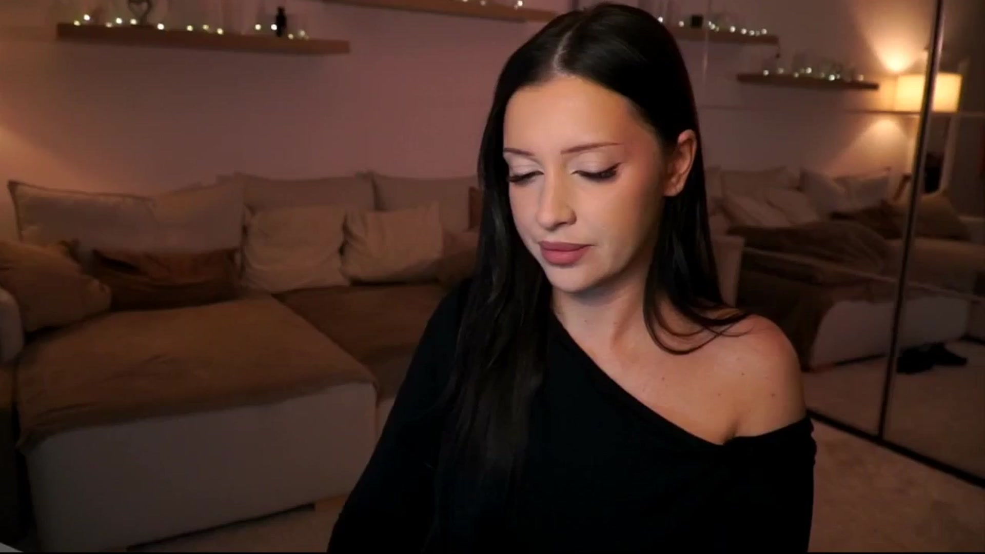 Gallery image thumbnail from Its_Ana's myfreecams stream on, 02/21/2026, 21:34 image 14 of 20
