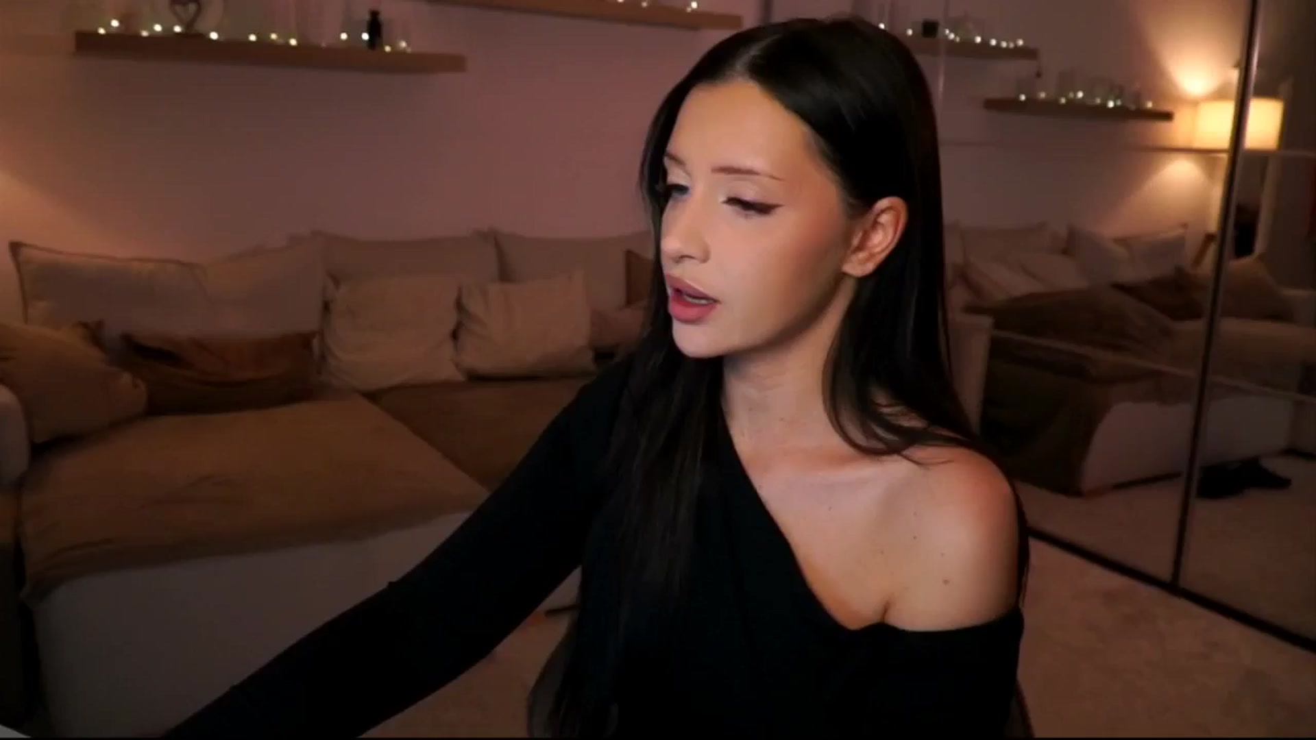 Gallery image thumbnail from Its_Ana's myfreecams stream on, 02/21/2026, 21:34 image 5 of 20