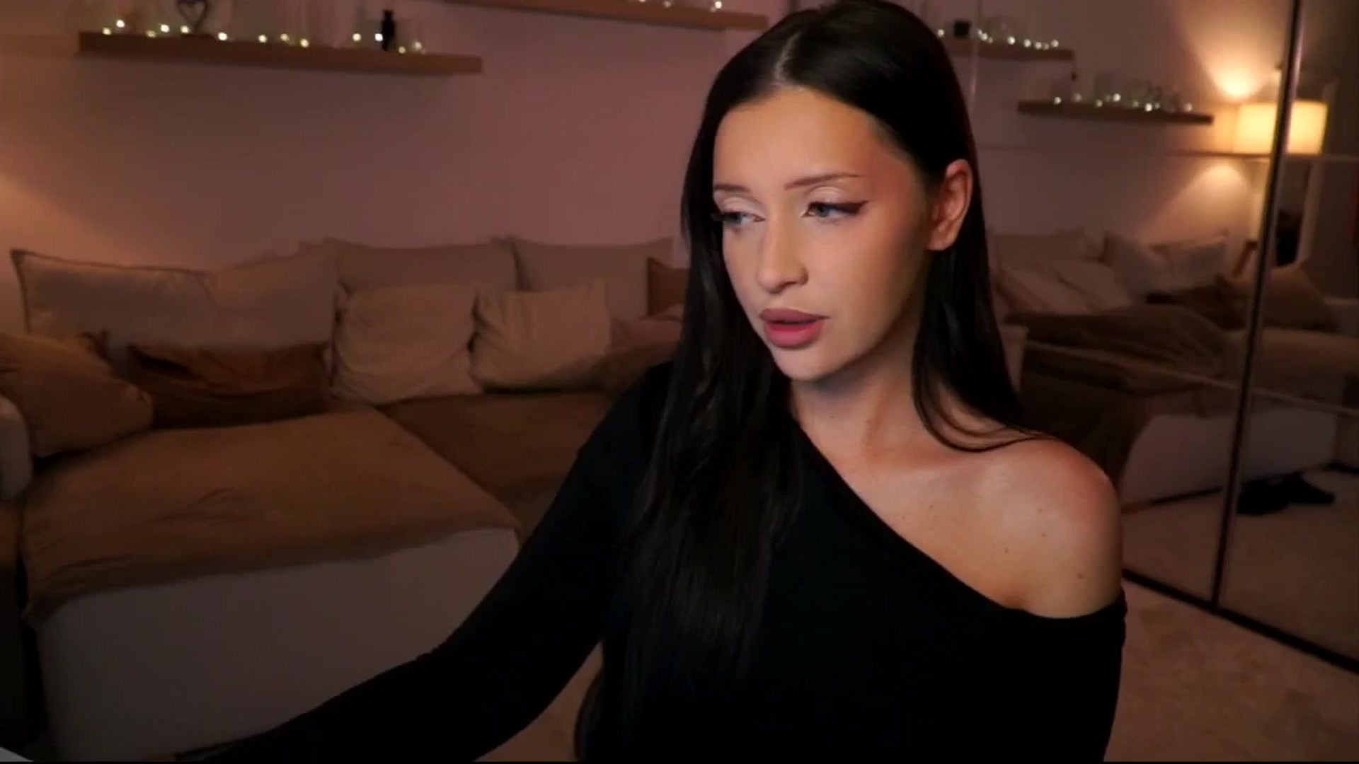 Gallery image thumbnail from Its_Ana's myfreecams stream on, 02/21/2026, 21:34 image 16 of 20