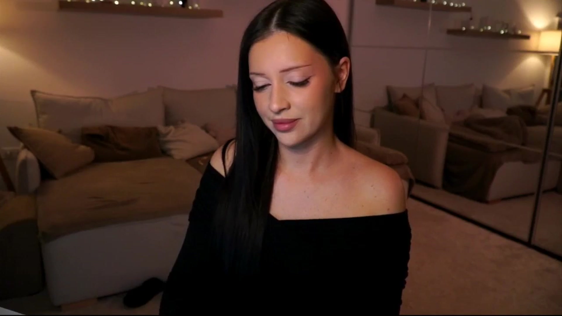Gallery image thumbnail from Its_Ana's myfreecams stream on, 02/22/2026, 21:24 image 19 of 20
