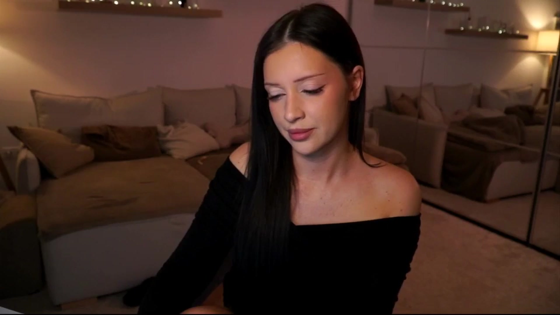 Gallery image thumbnail from Its_Ana's myfreecams stream on, 02/22/2026, 21:24 image 15 of 20