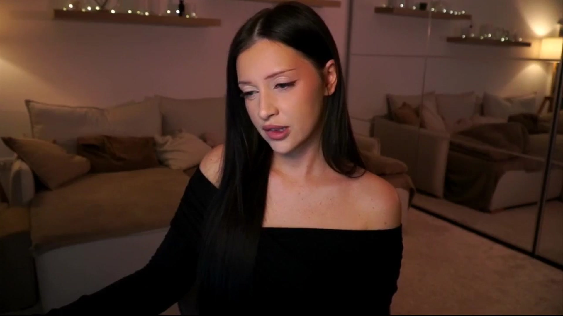 Gallery image thumbnail from Its_Ana's myfreecams stream on, 02/22/2026, 21:24 image 2 of 20