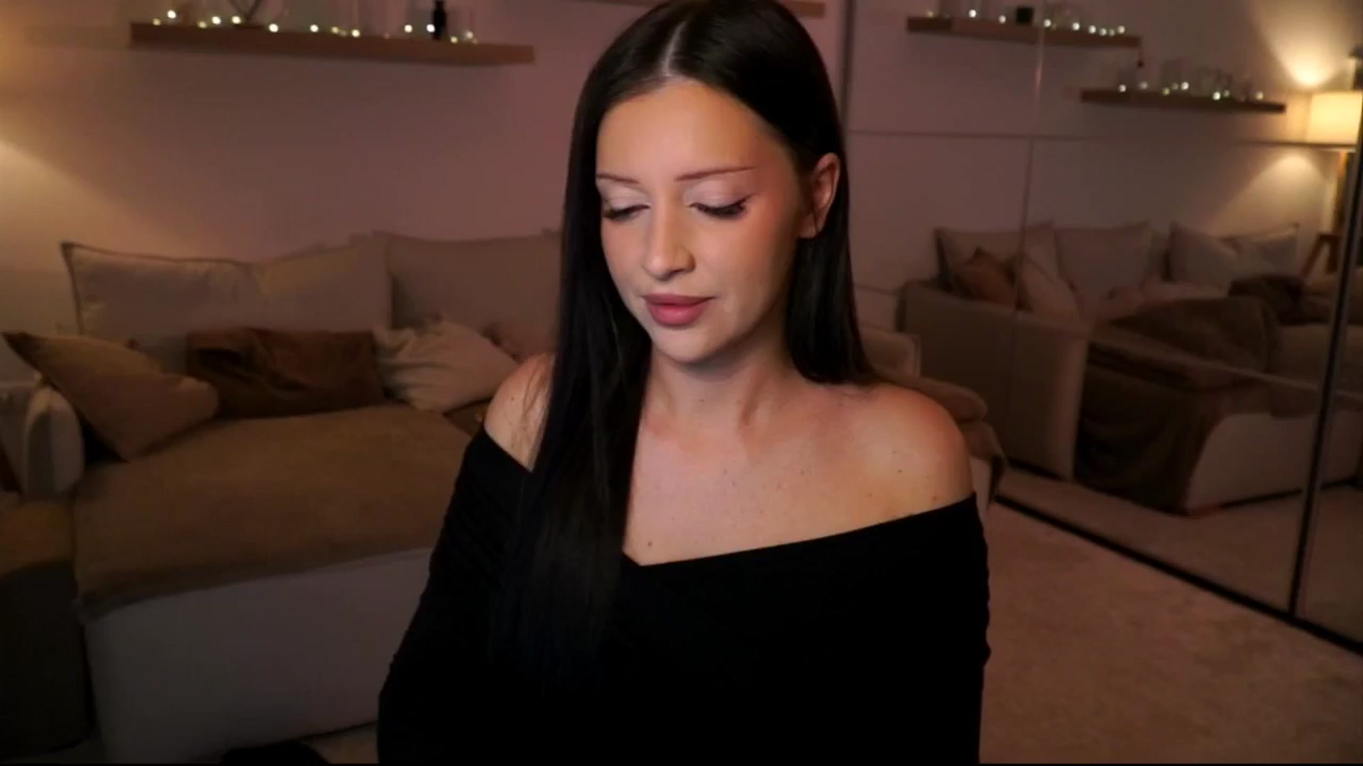 Gallery image thumbnail from Its_Ana's myfreecams stream on, 02/22/2026, 21:24 image 1 of 20