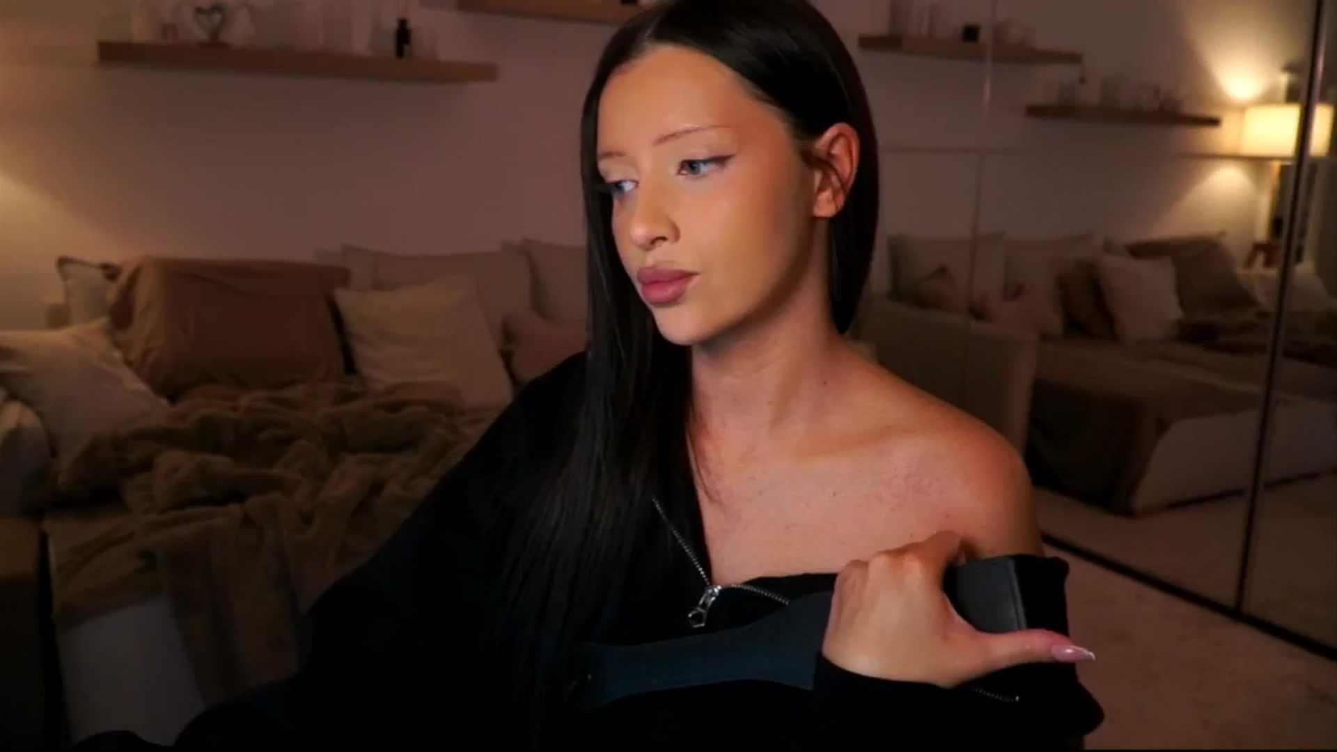 Gallery image thumbnail from Its_Ana's myfreecams stream on, 03/30/2026, 21:12 image 19 of 20
